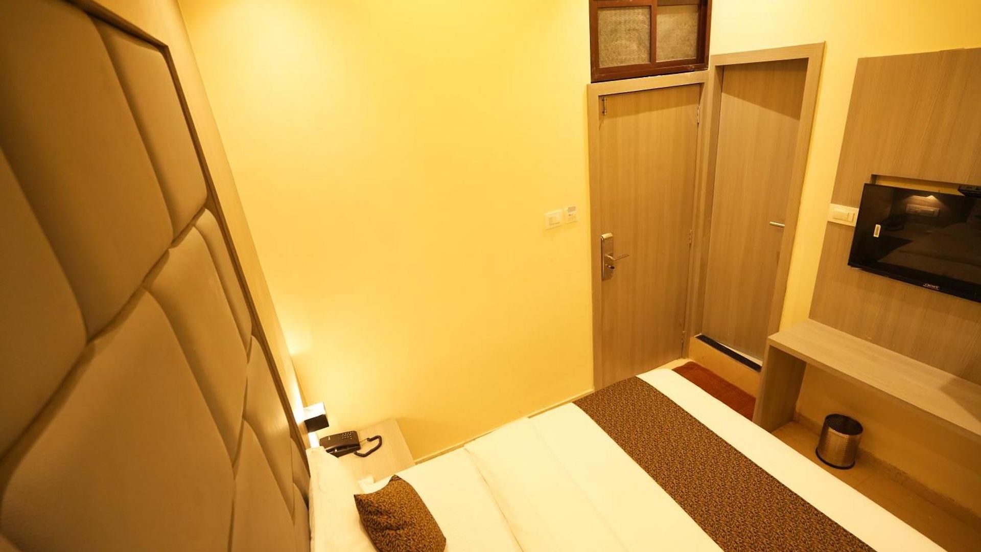 Hotel Boston Mumbai