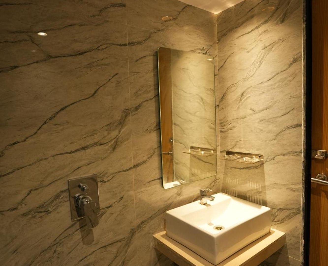Boston Hotel 2*