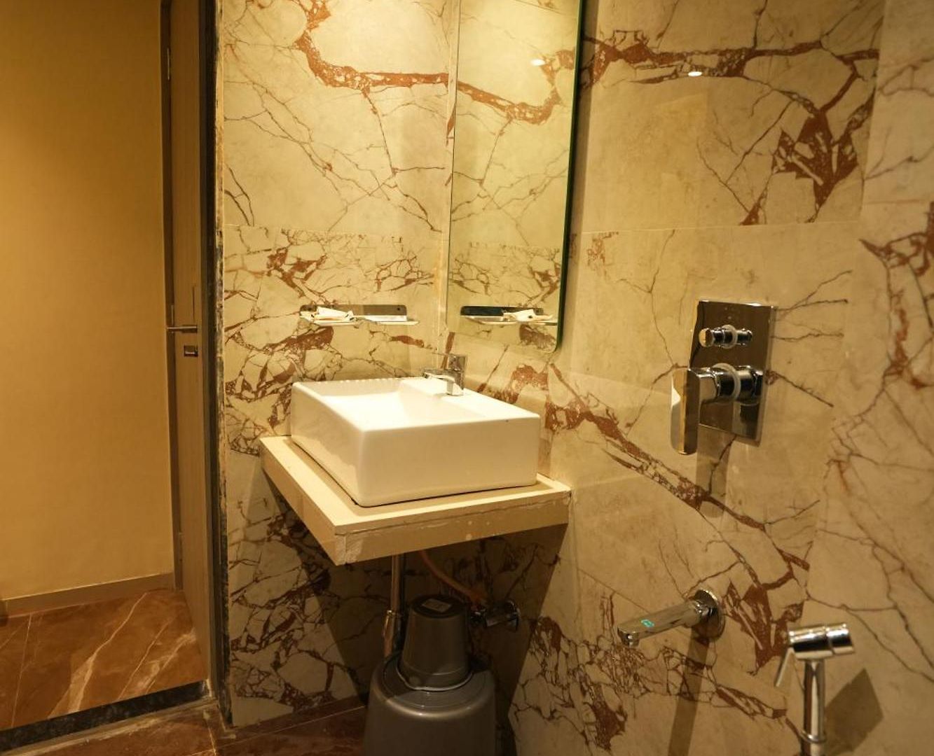 Hotel Boston 2*