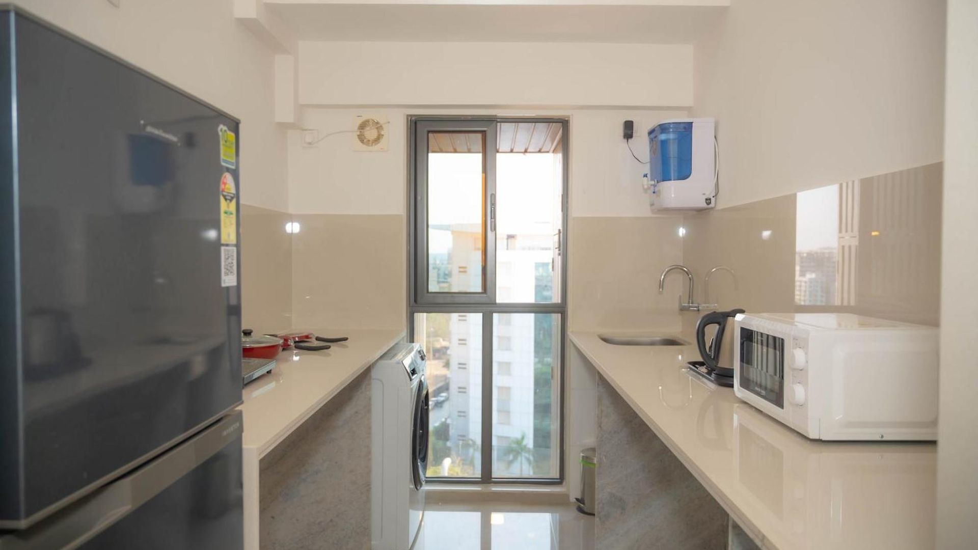 Z Bliss Suites, Bkc Hotel