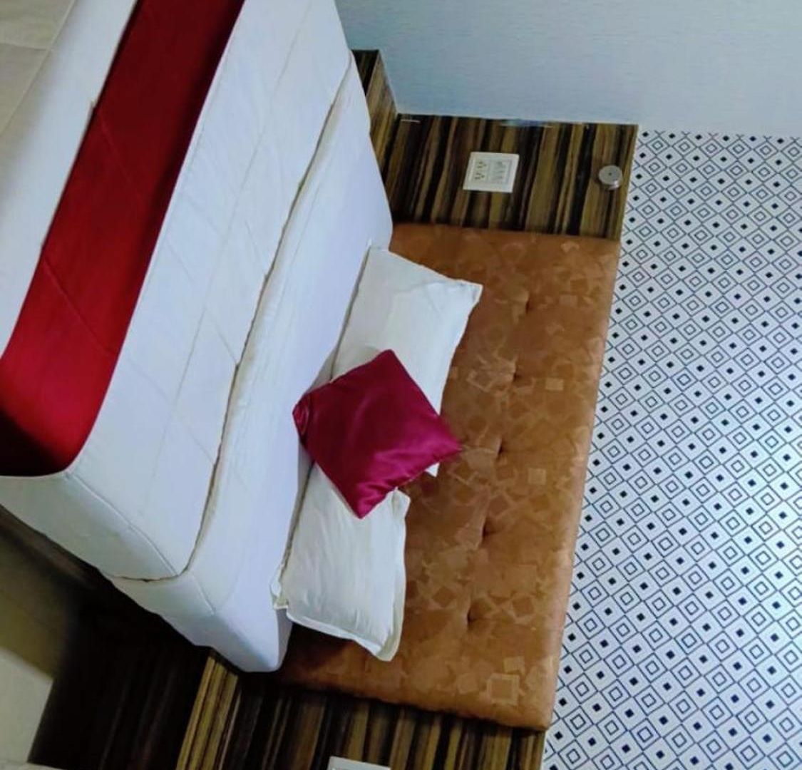 Bently Shelter 3*