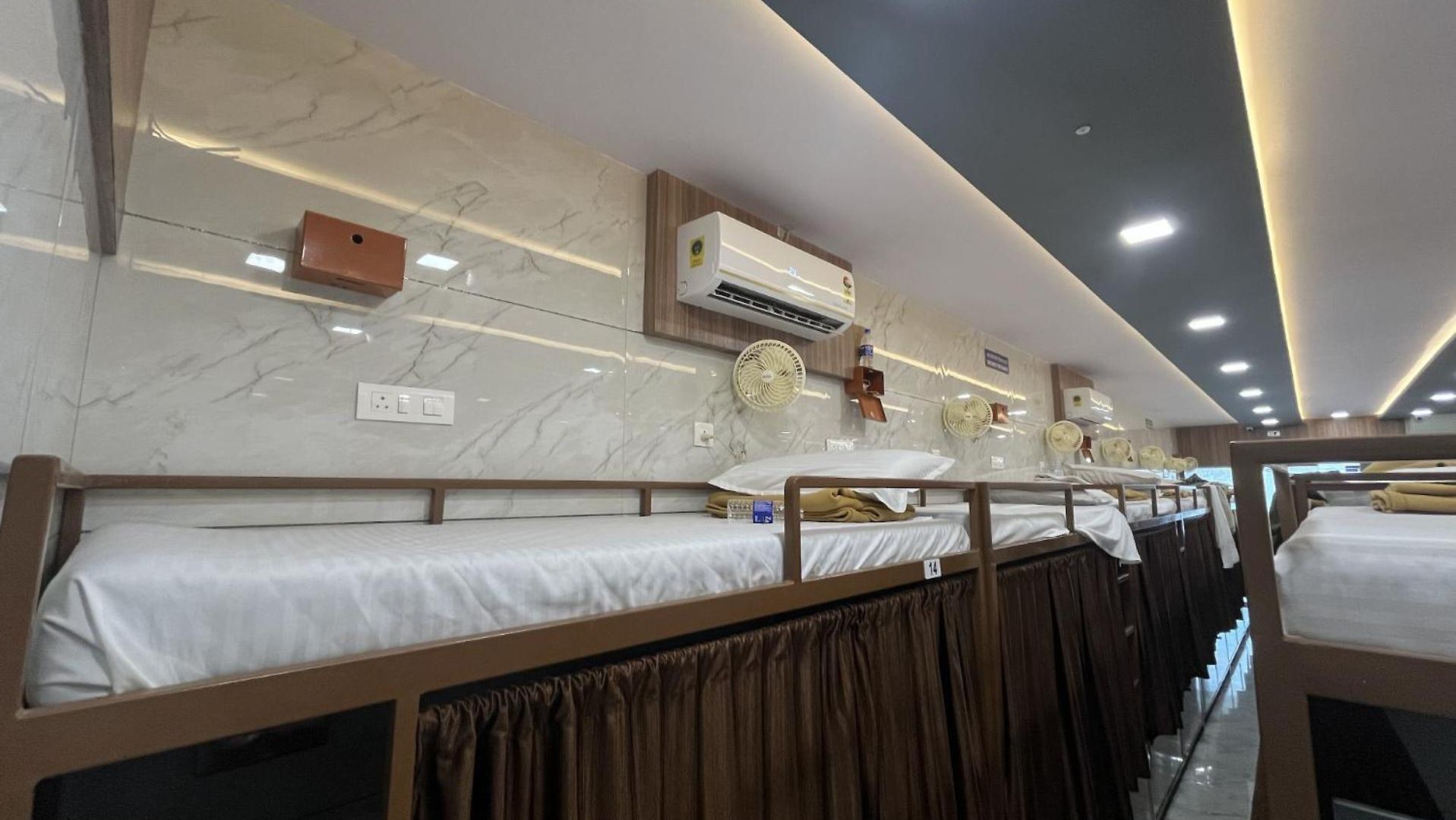 Apartment Apex Andheri - Near Airport And Marol Metro Station *