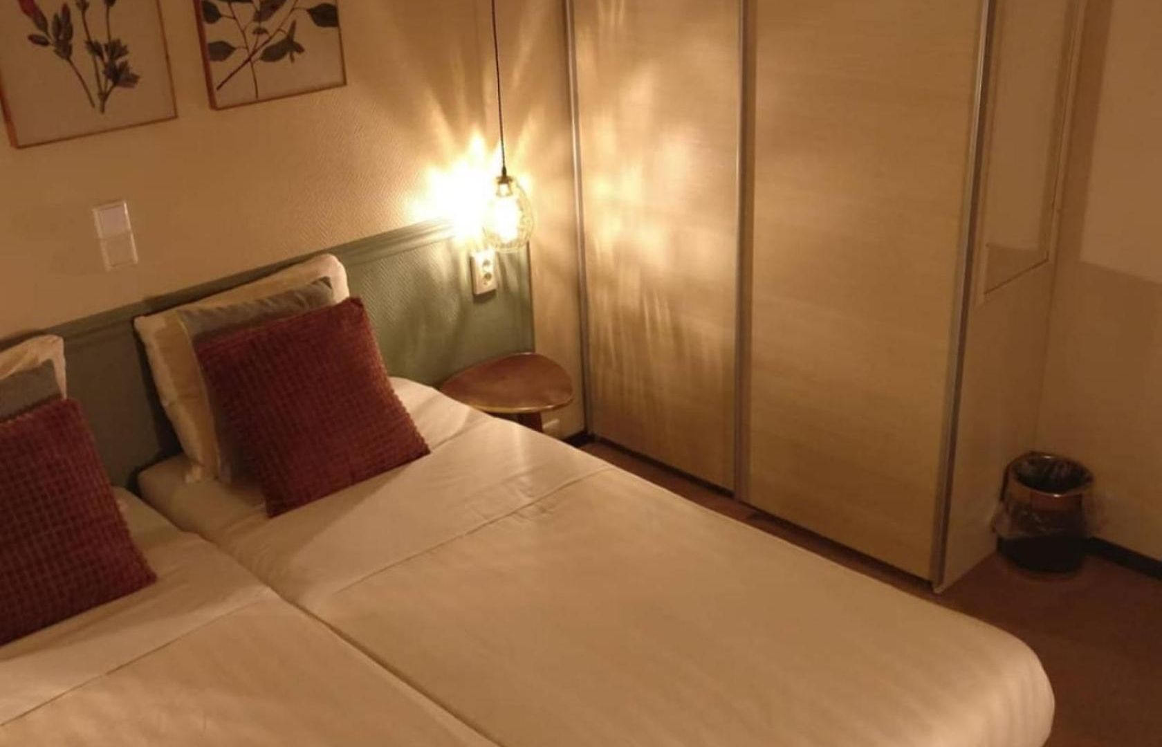 Bently International Hotel