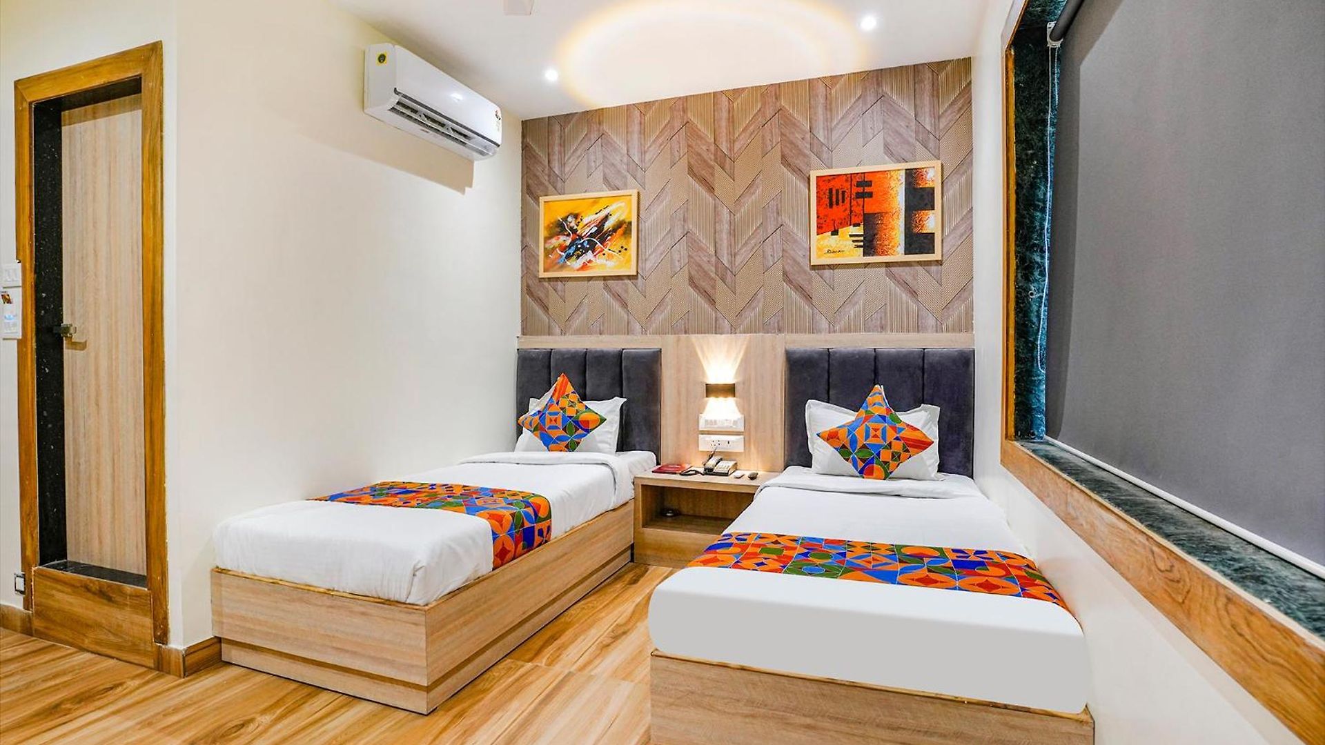 Riza International Nesco Goregaon Hotel 3*