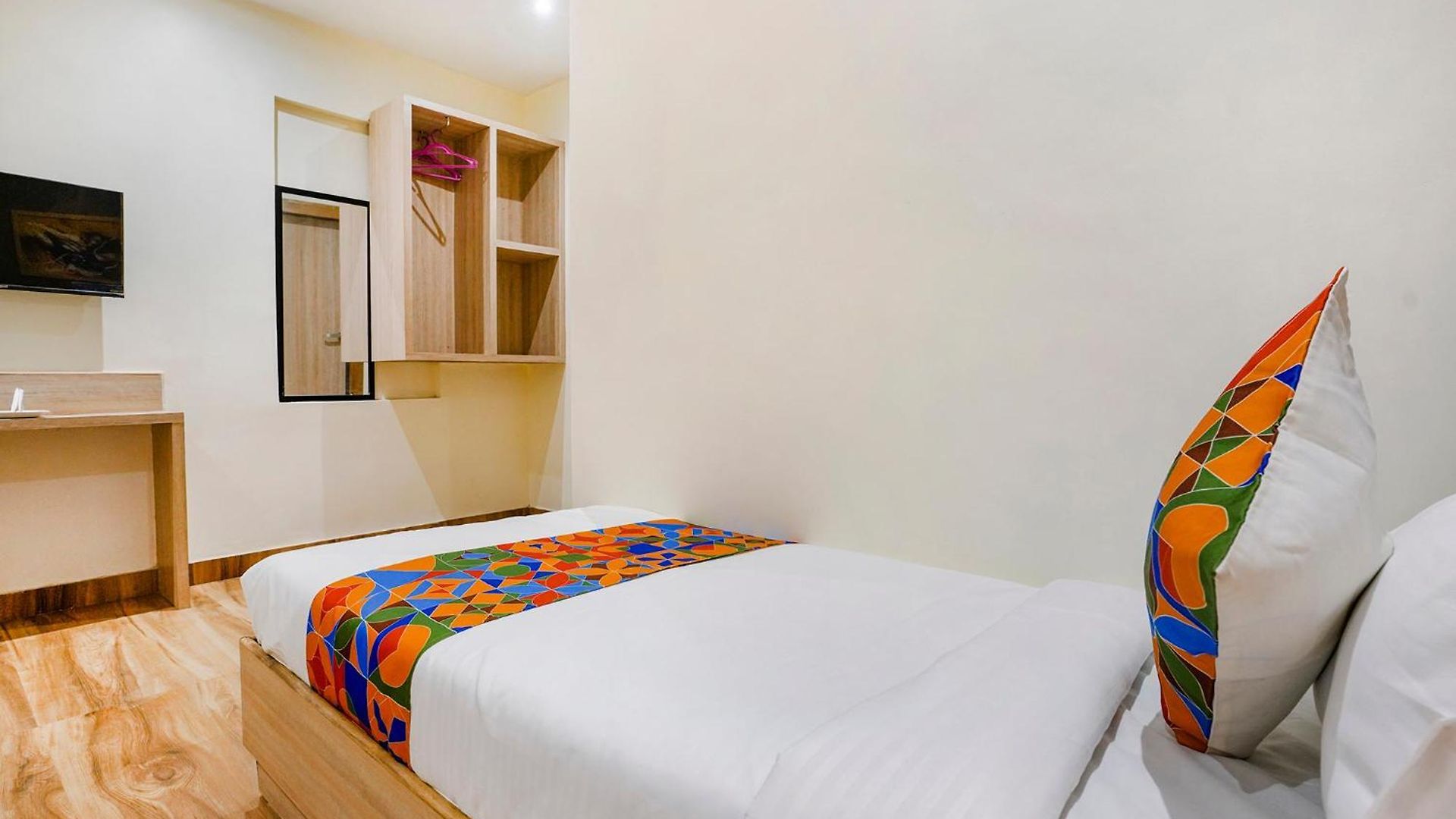 Riza International Nesco Goregaon 3*