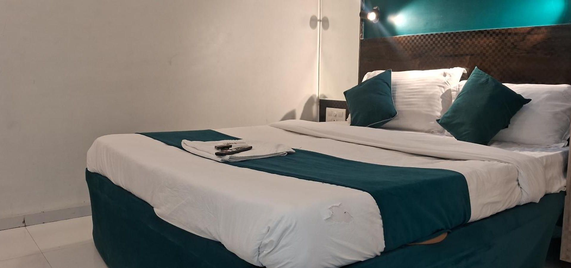 Shine Hospitality Group Hotel Mumbai