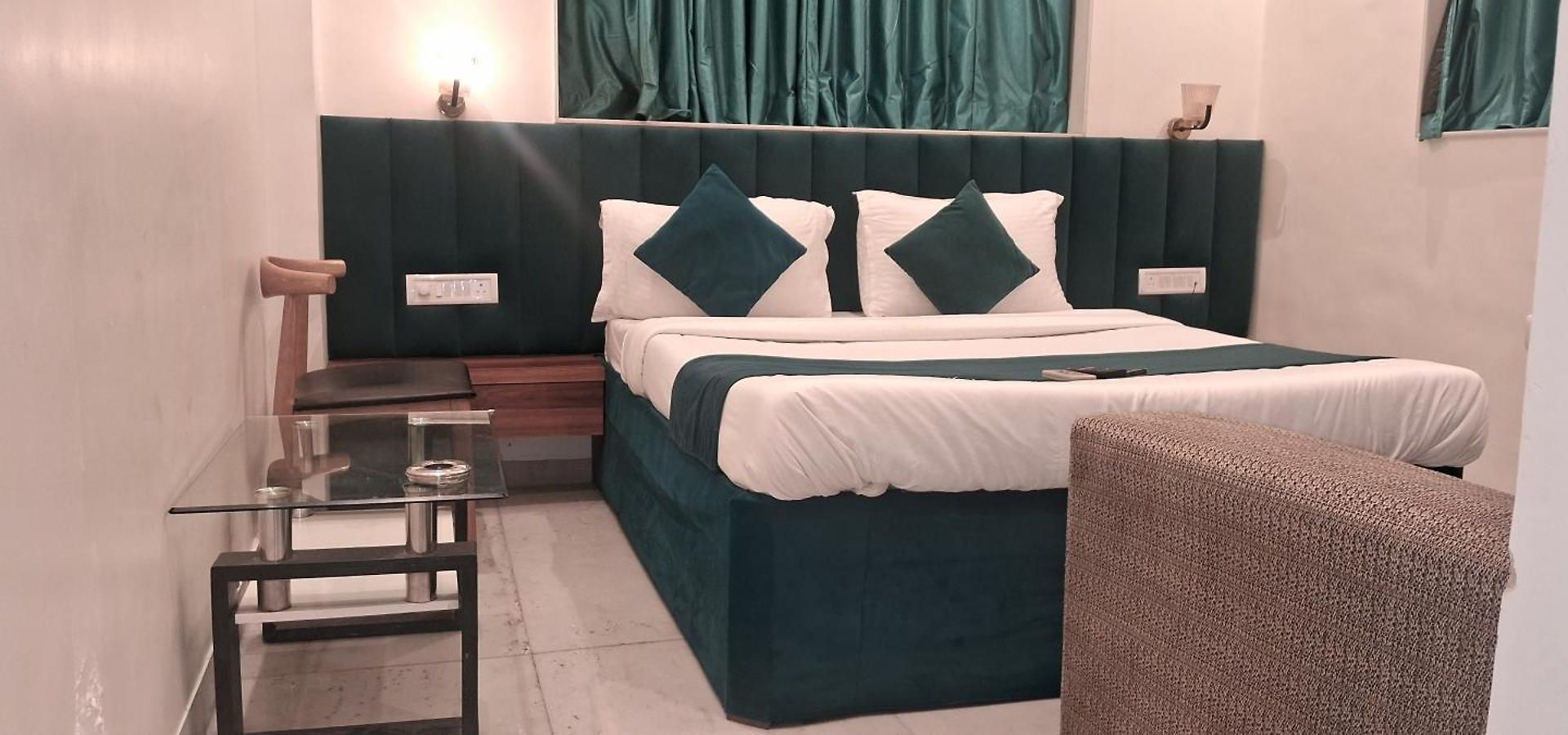 Shine Hospitality Group Hotel