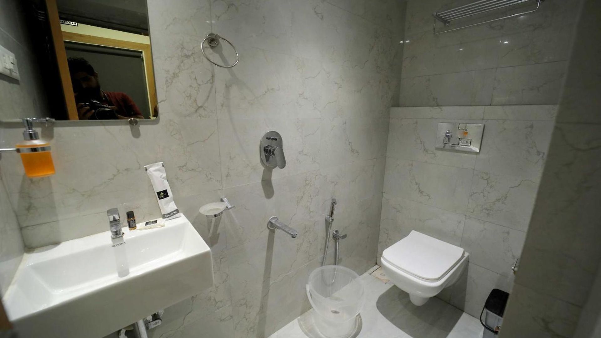 Cabinstay-airport Hostel *