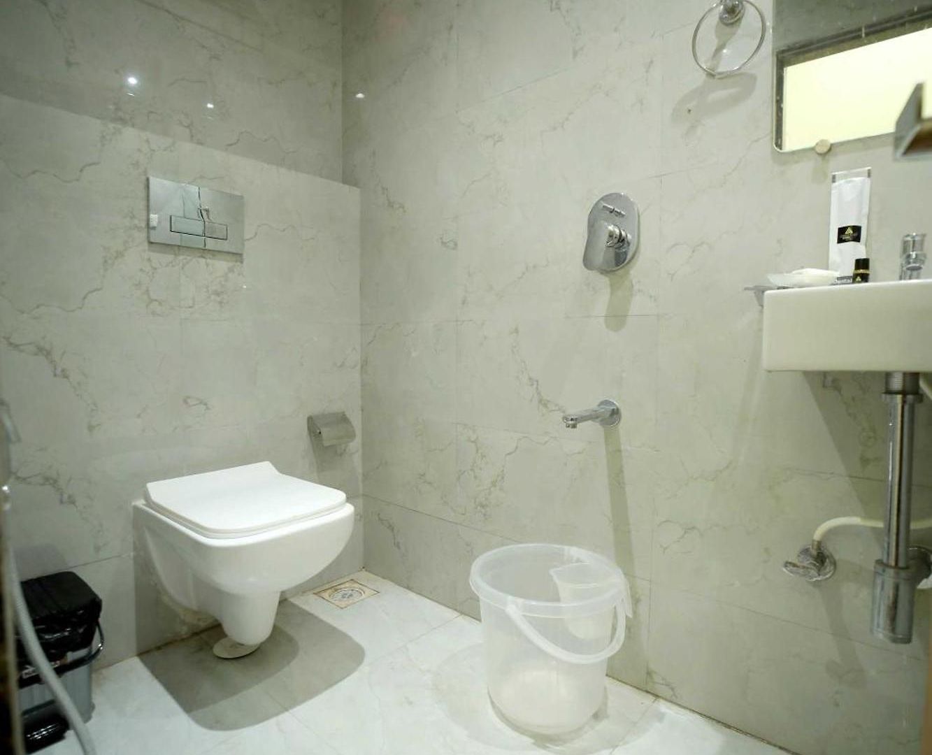 Cabinstay-airport Hostel
