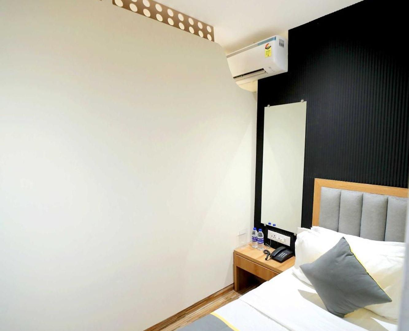 Cabinstay-airport Hostel