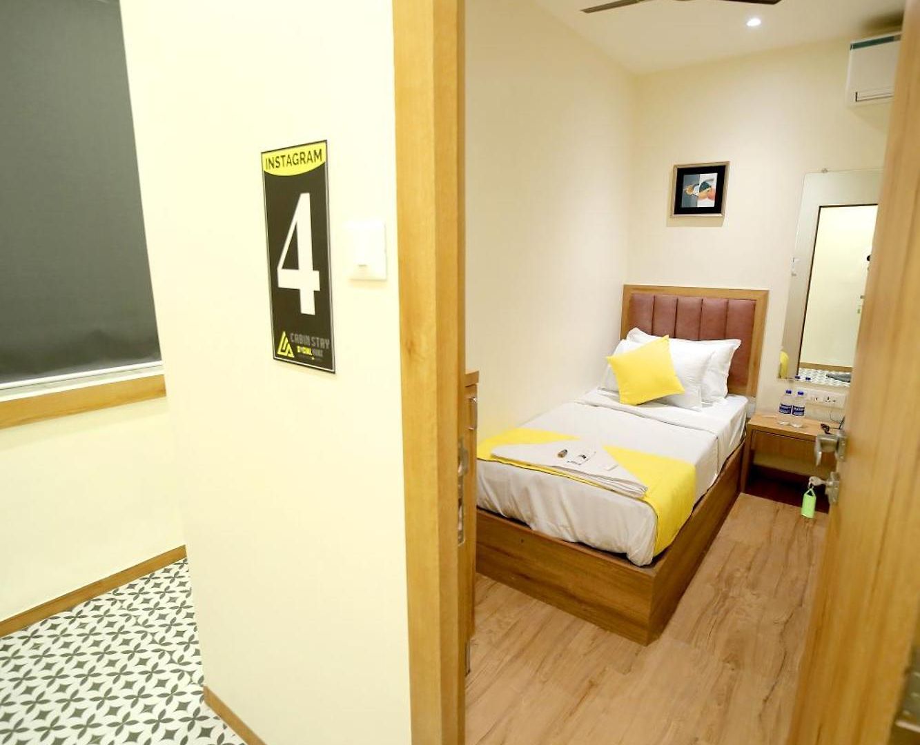 Hostel Cabinstay-airport