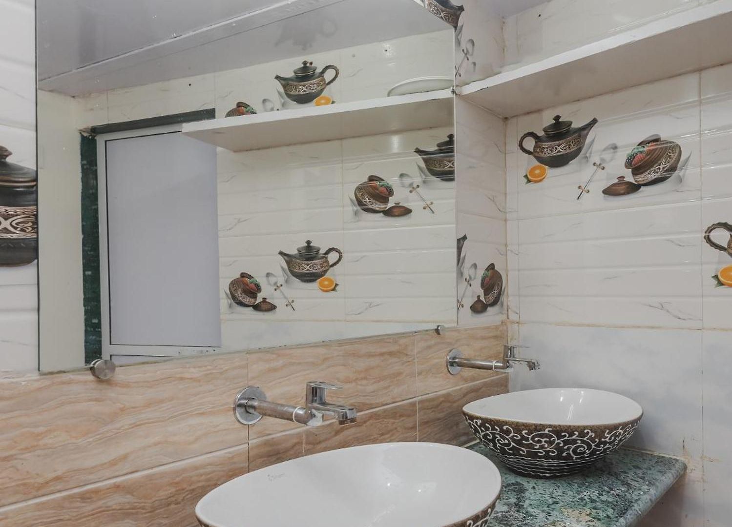 Capsule hotel Sahara Stay-near Nesco Exhibition Centre *