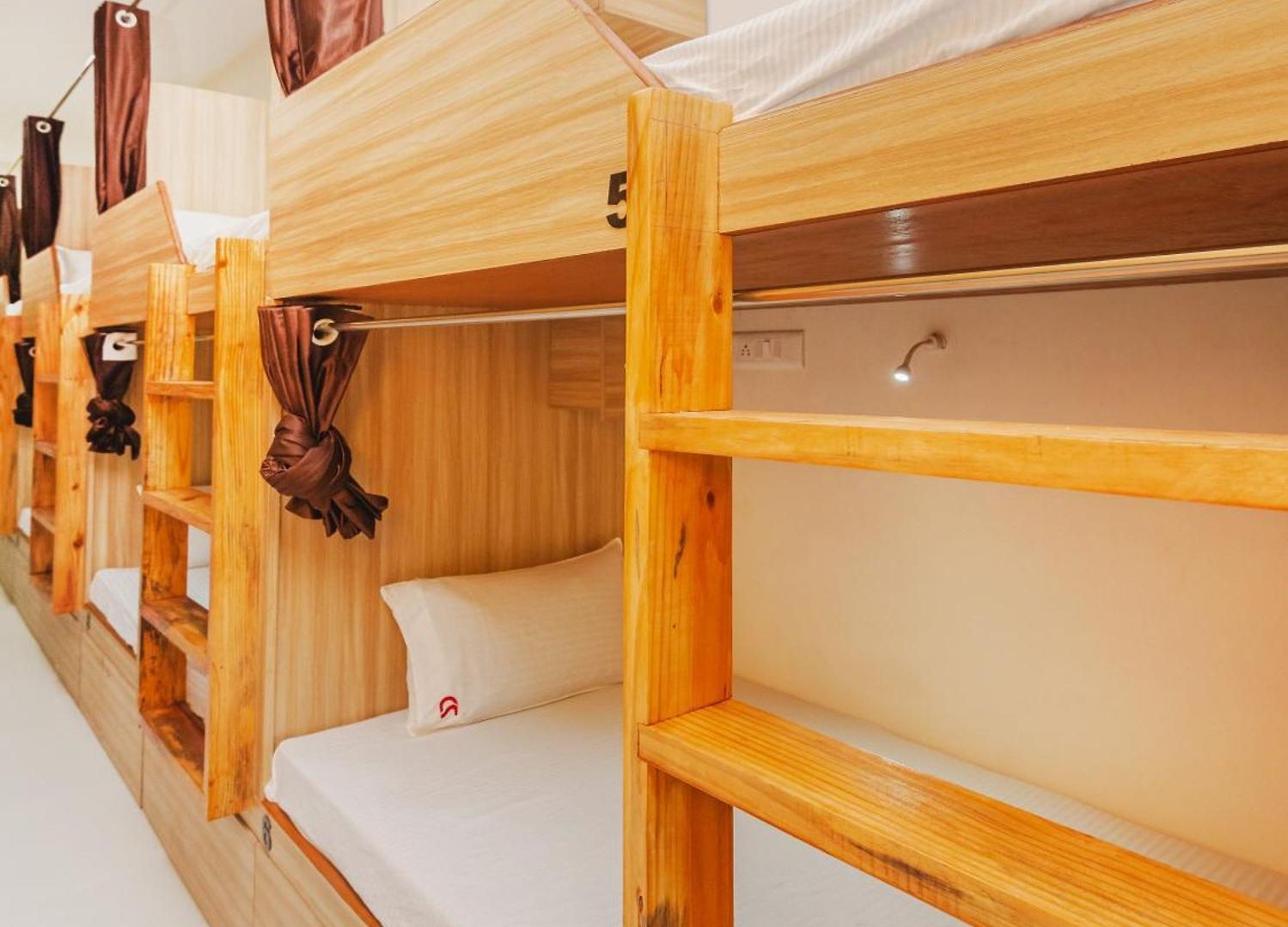 Sahara Stay-near Nesco Exhibition Centre Capsule hotel