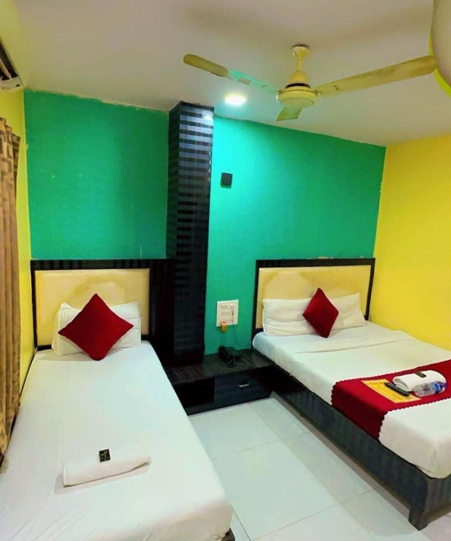 Hotel Avenue Near T-2 International Airport Mumbai