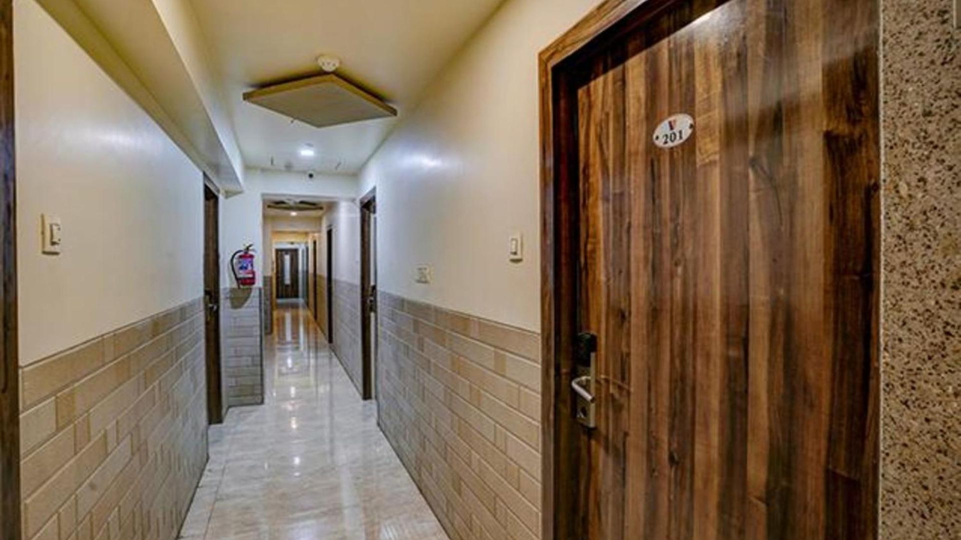 Fabhotel Veera Residency - Nr Airport Hotel 3*