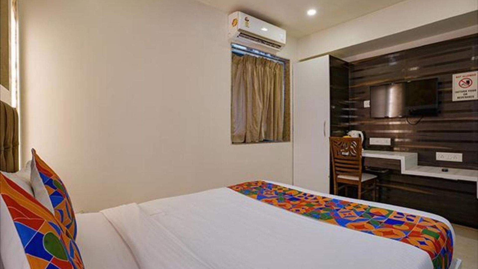Fabhotel Veera Residency - Nr Airport 3*