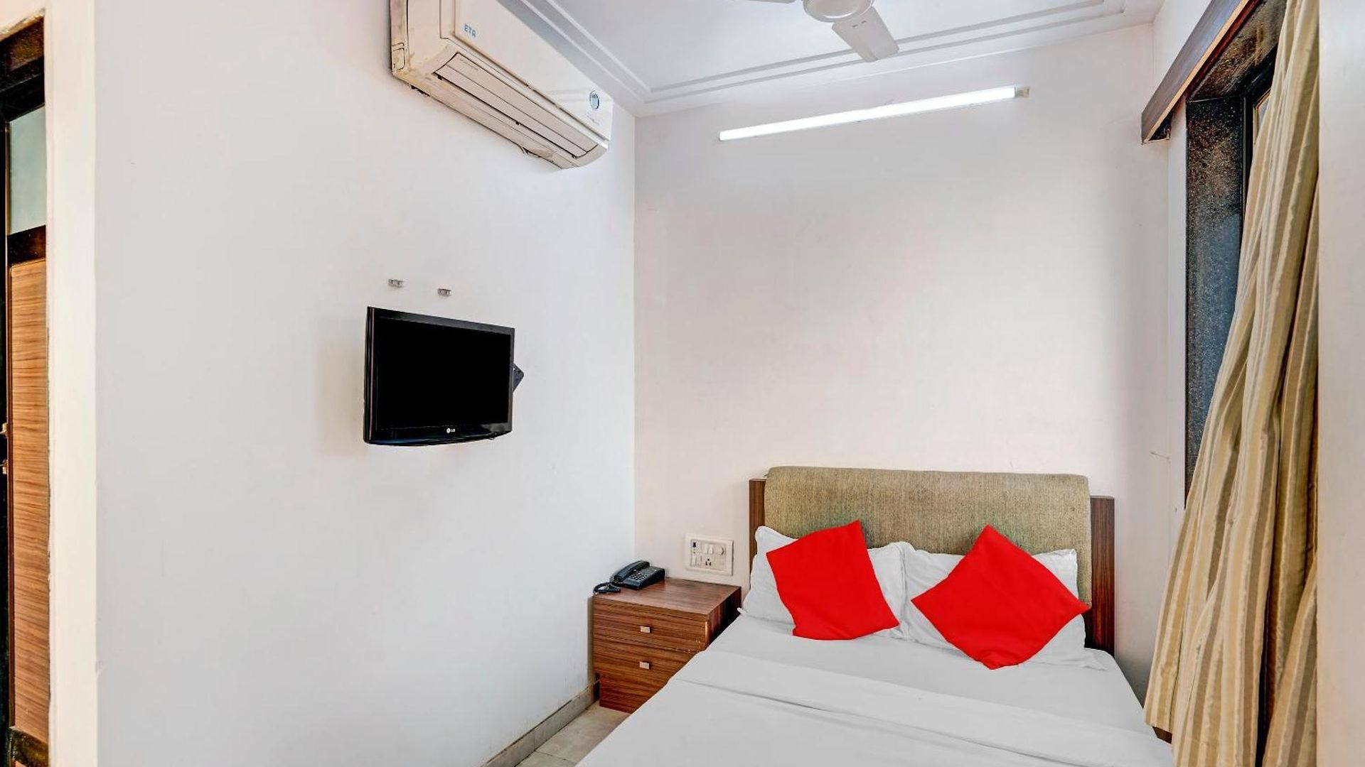 Hotel O Delight Near Andheri Railway Station 4*