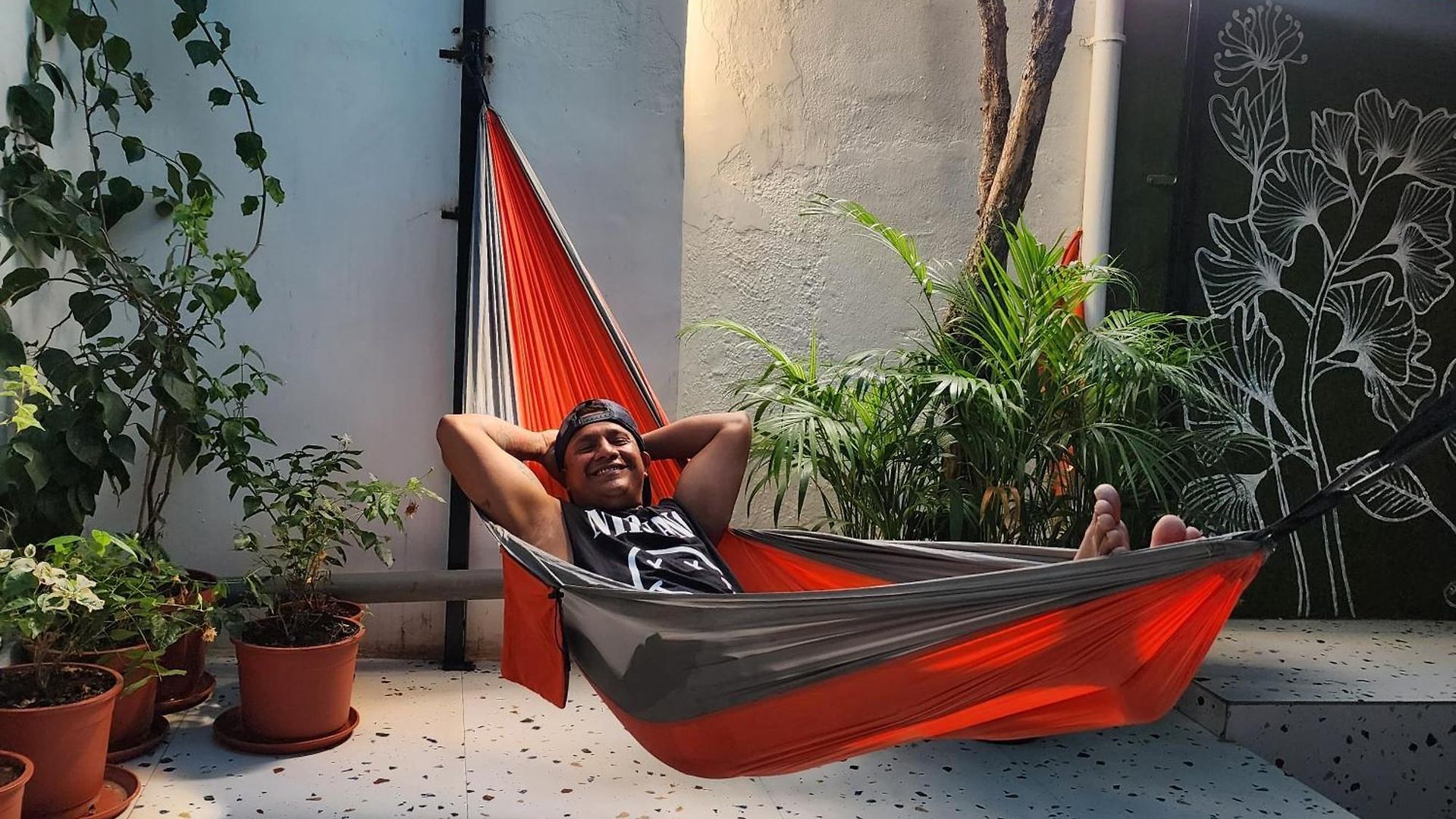 Hostel Hammock - Bandra Mumbai