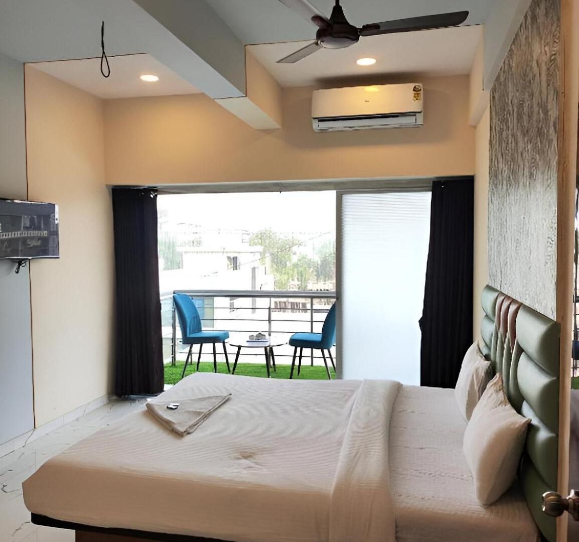 Guest house Glitz A Residency - Nr International Airport Mumbai
