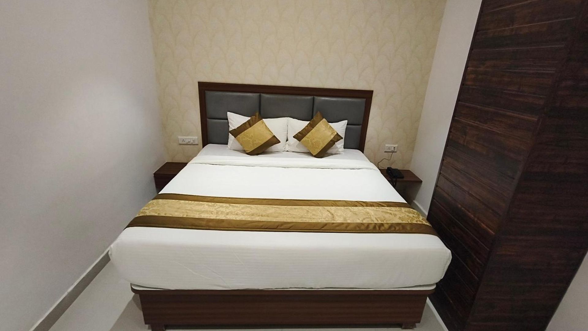Hotel Morya Residency Parel