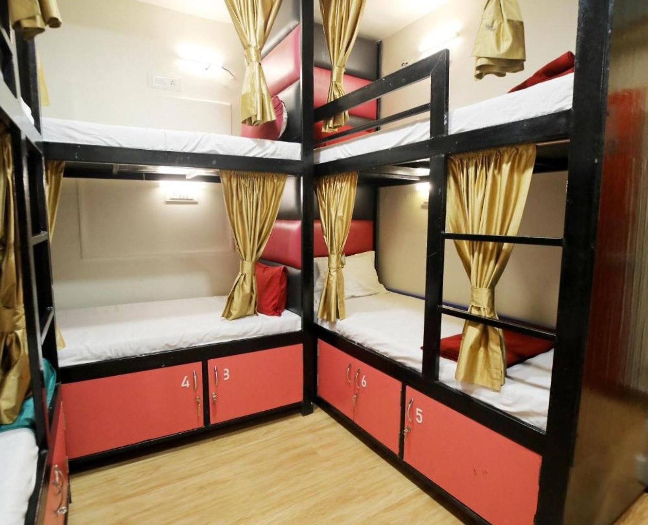 Hostel The Hubz *