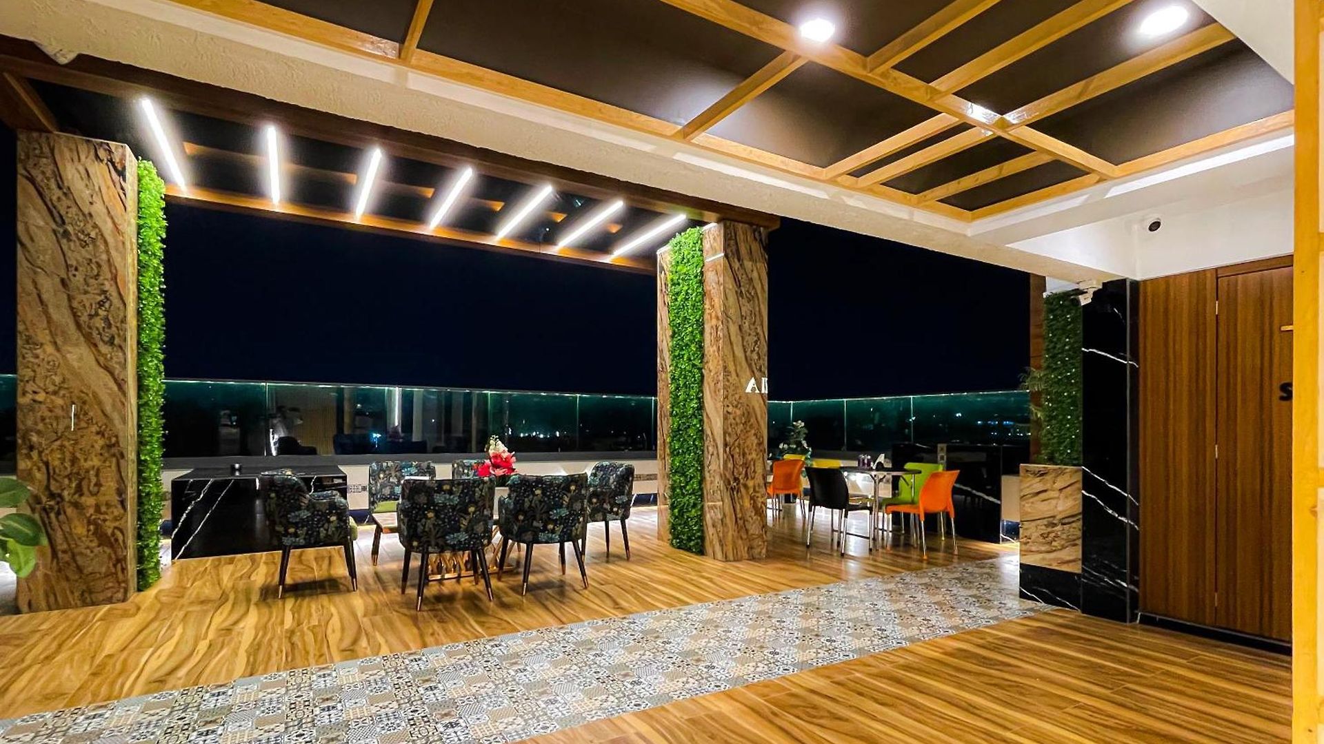 Hotel Auris & Banquets, International Airport