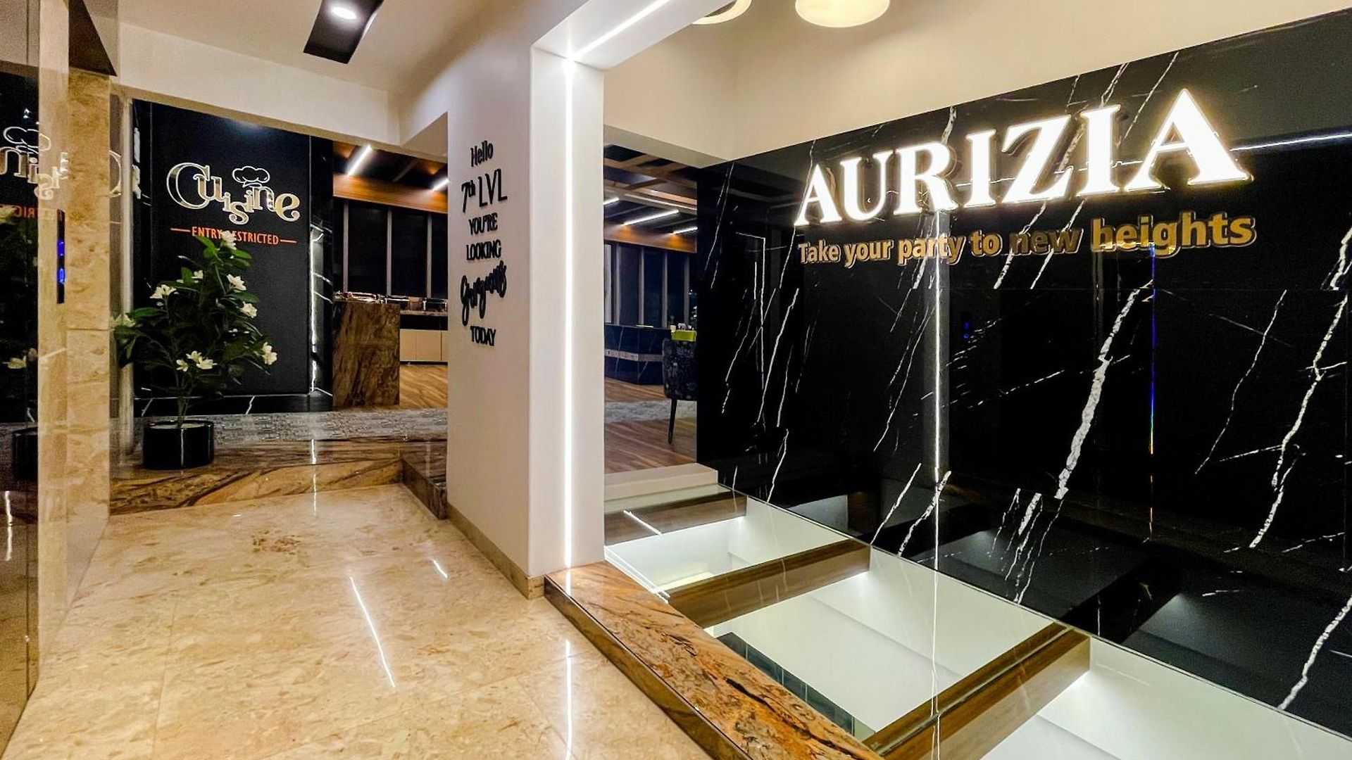 Auris & Banquets, International Airport 4*