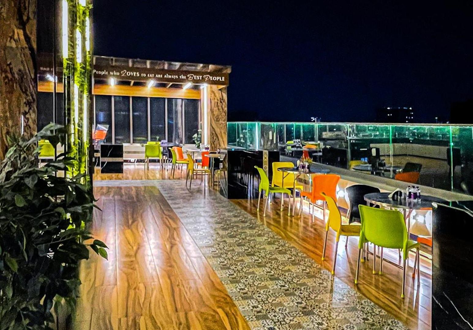 Hotel Auris & Banquets, International Airport