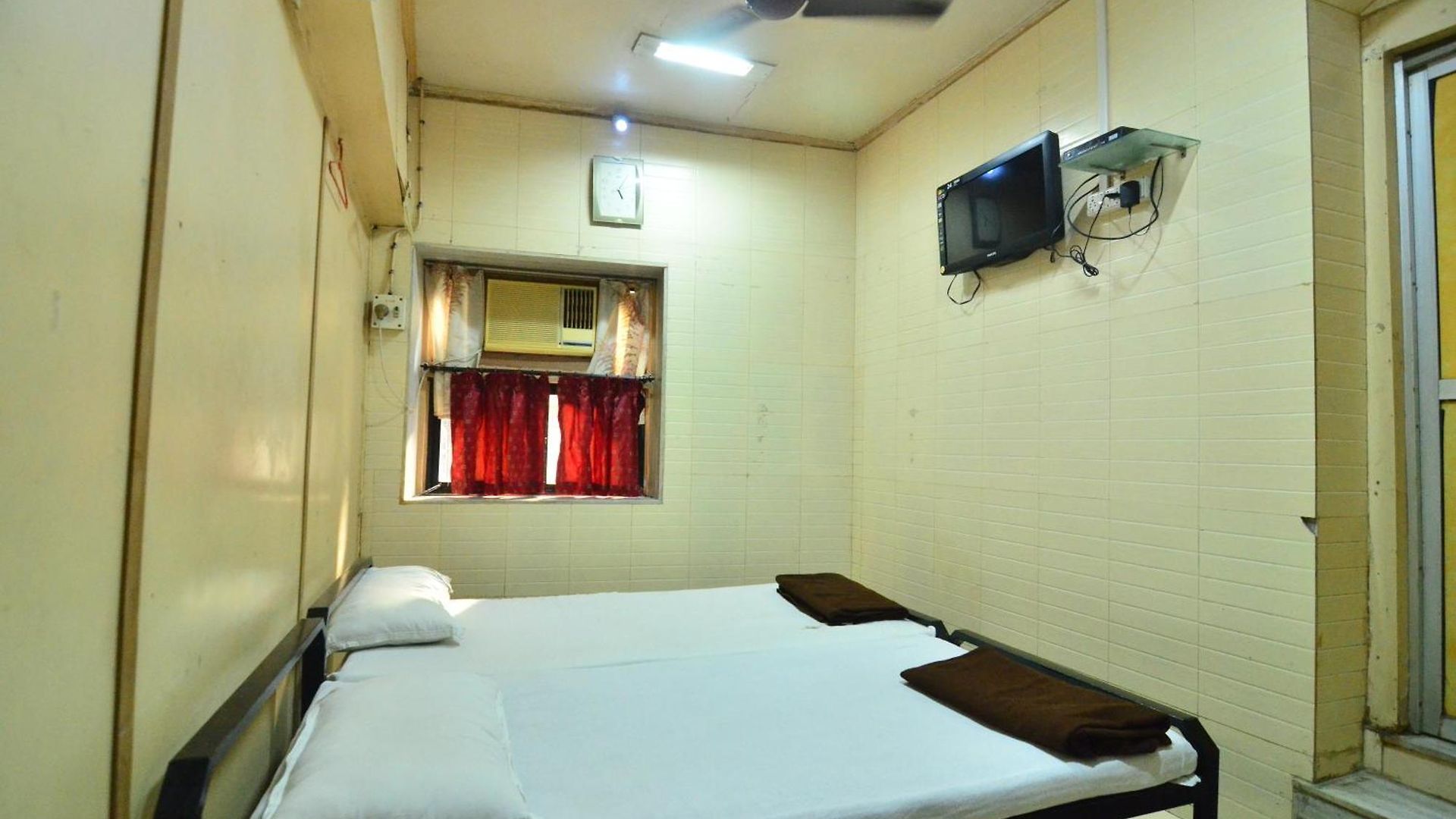 Shri Laxmi Mumbai