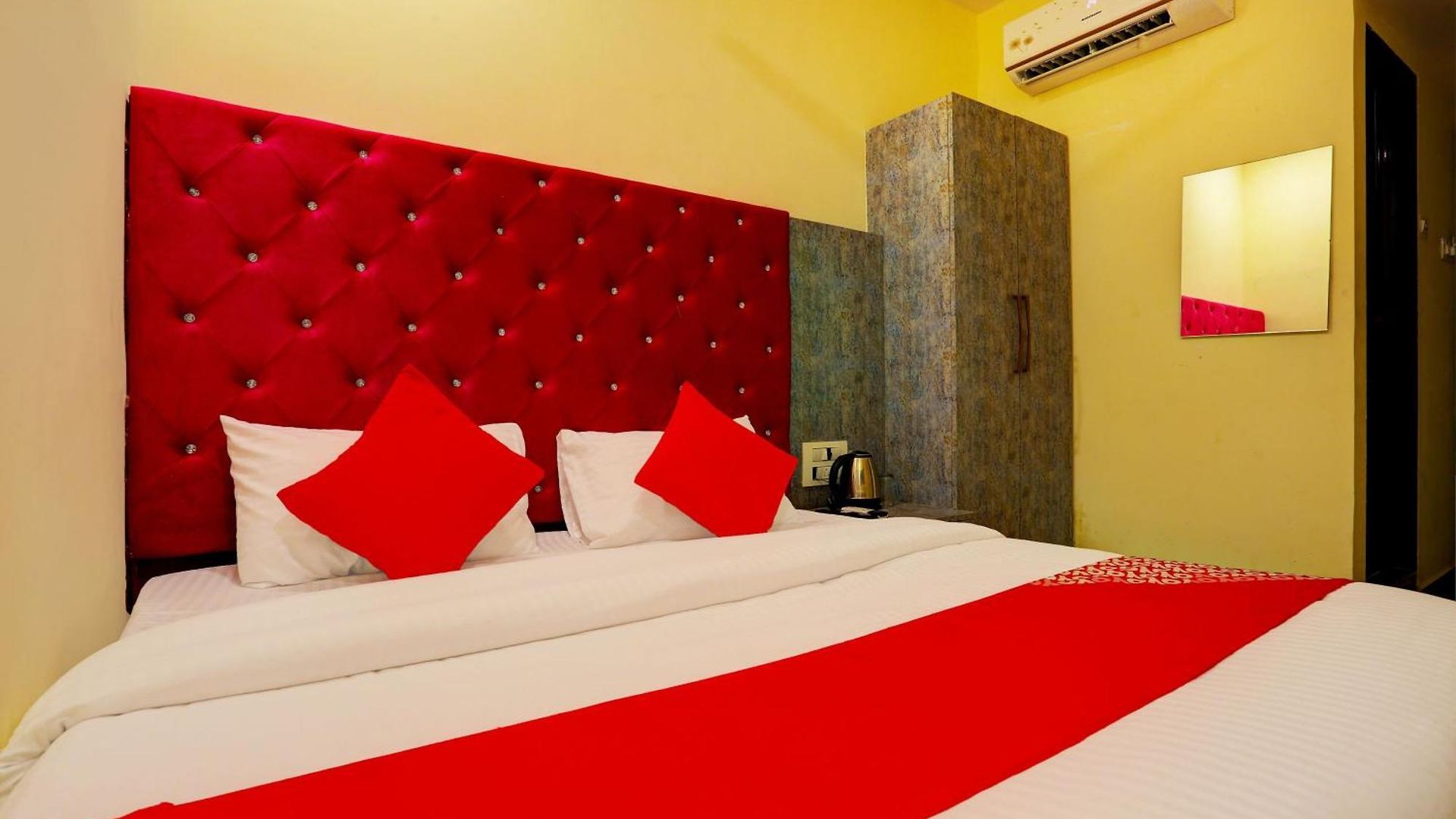 Collection O Goregaon West Formerly Prime 3*