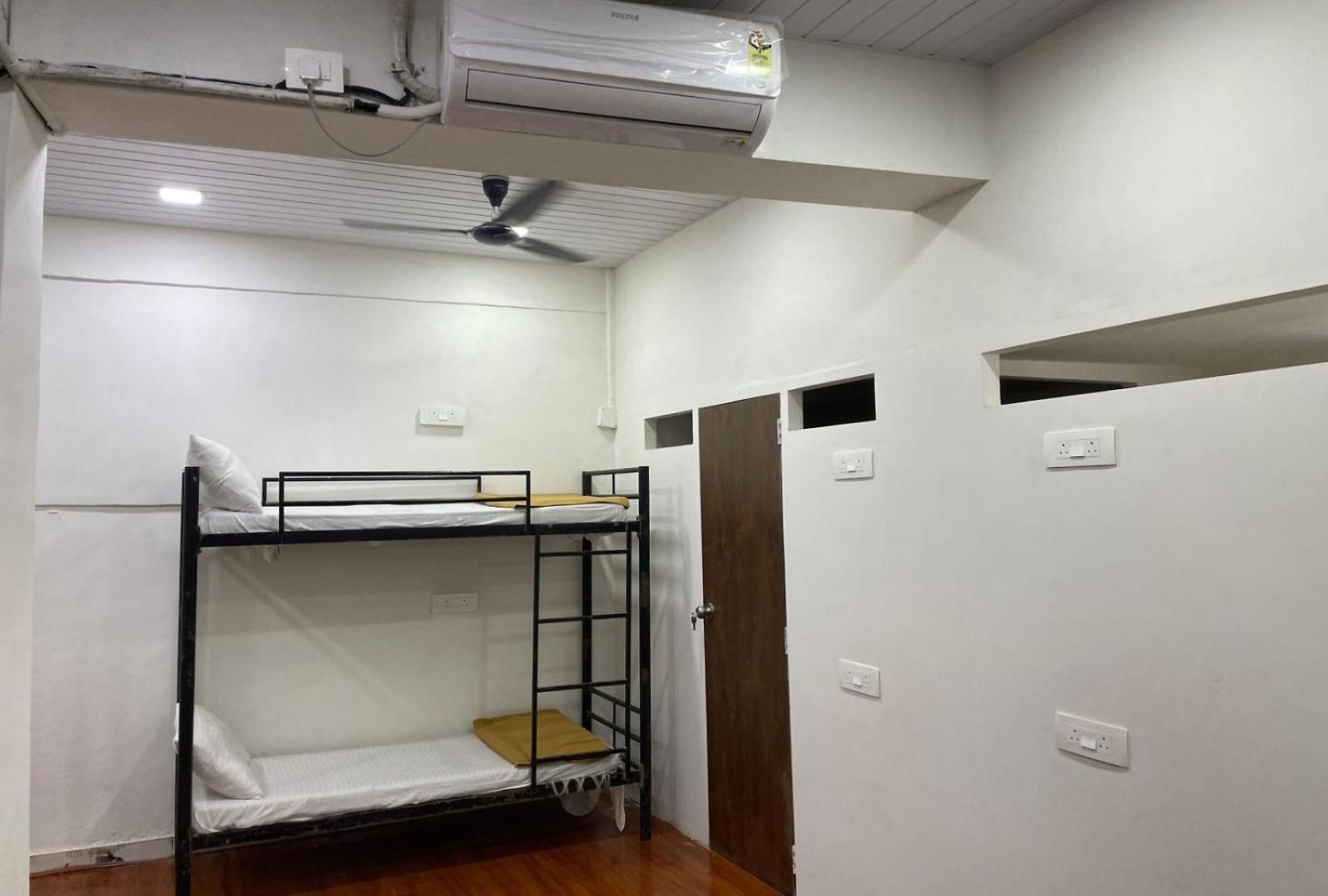 Hotel Grand Dyad - Near Kokilaben Hospital Andheri West 3*