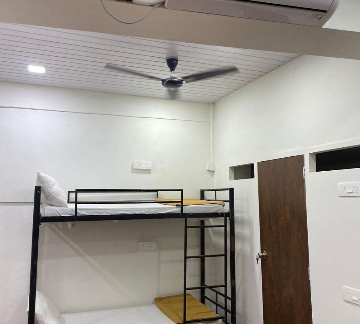 Grand Dyad - Near Kokilaben Hospital Andheri West Hotel 3*
