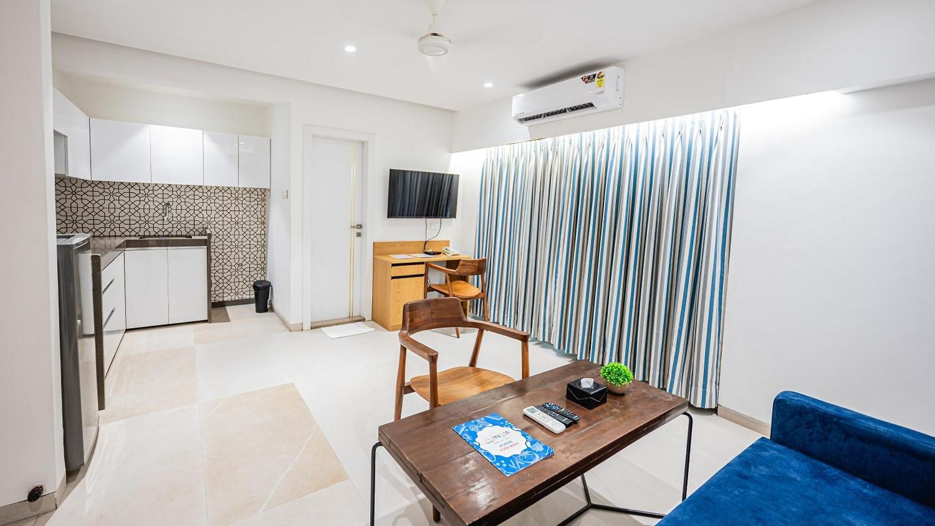 Hotel Indie Studios, Chembur