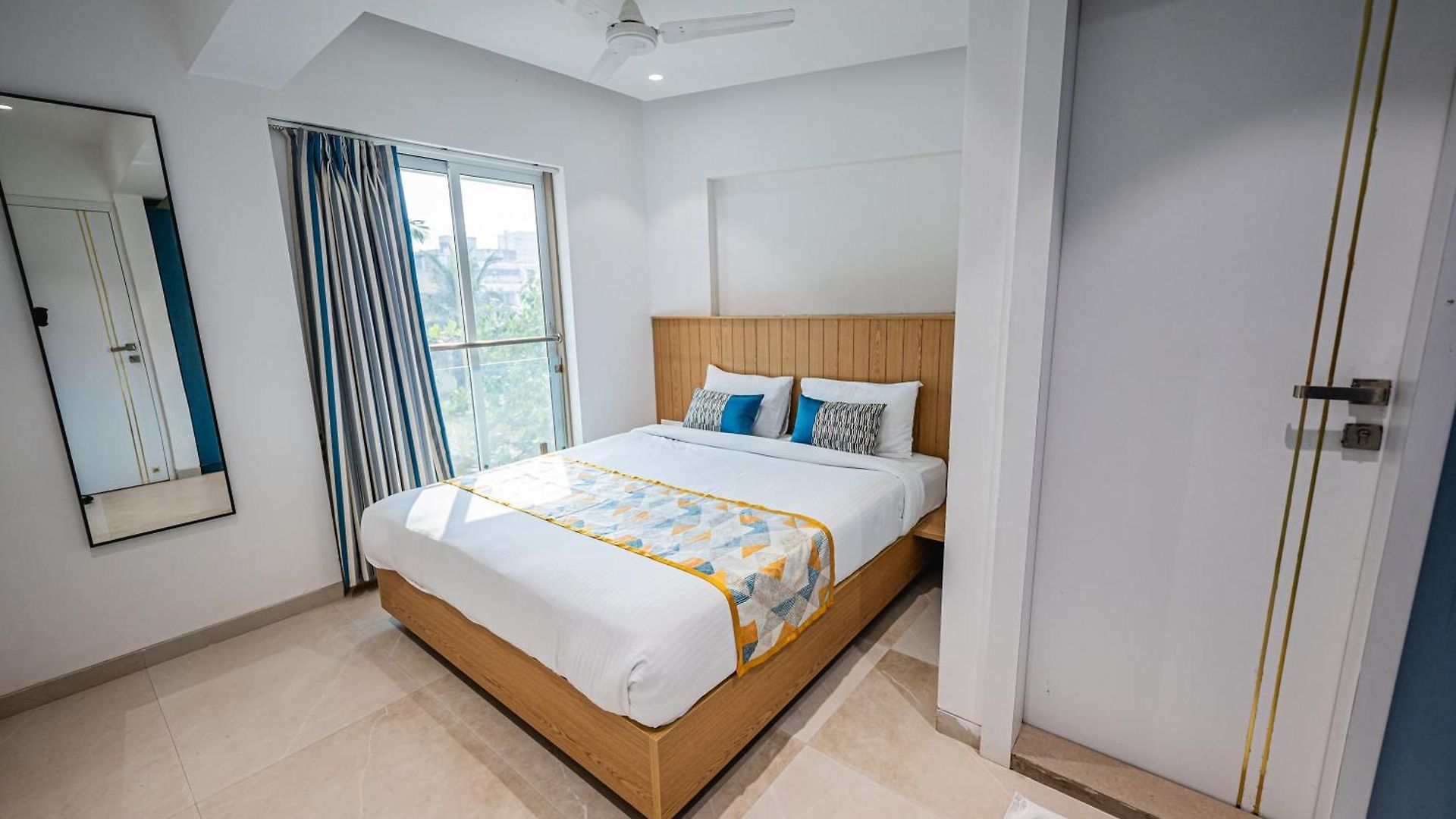 Indie Studios, Chembur 3* Mumbai