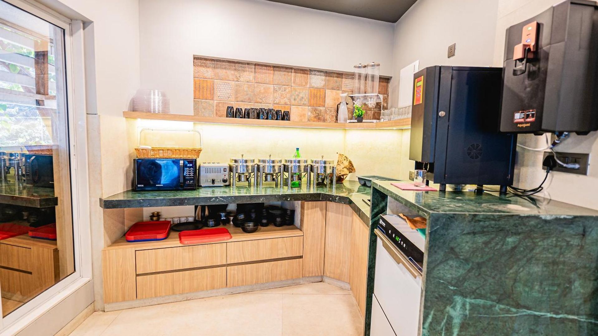 Hotel Indie Studios, Chembur 3*