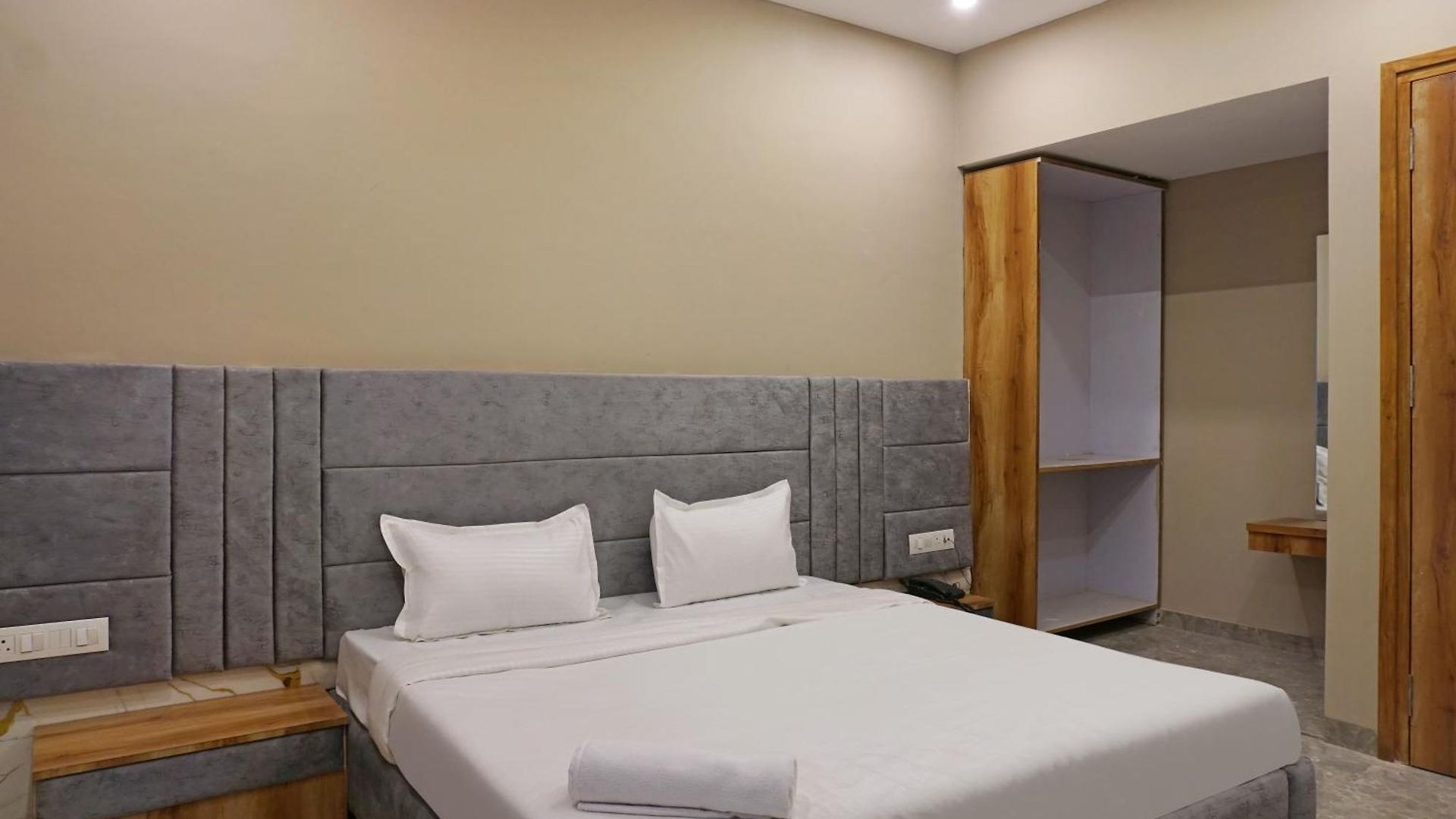 Nest Hotel