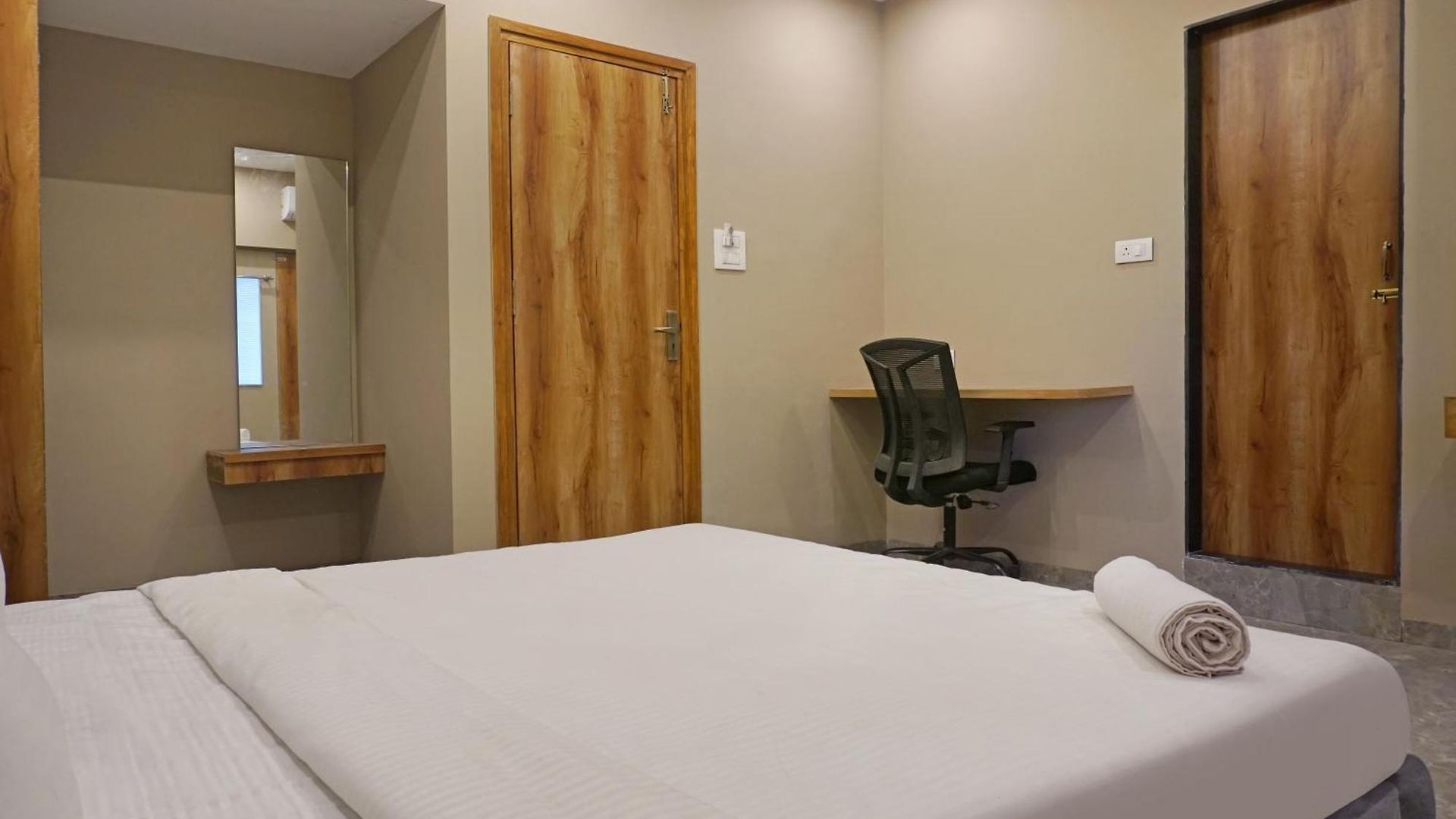 Nest Hotel *