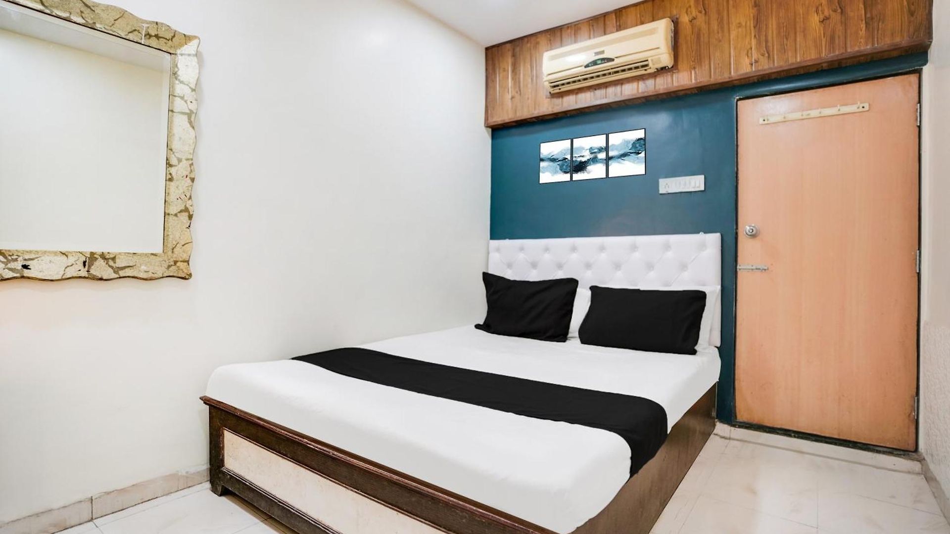 Hotel O Om Sai Palace