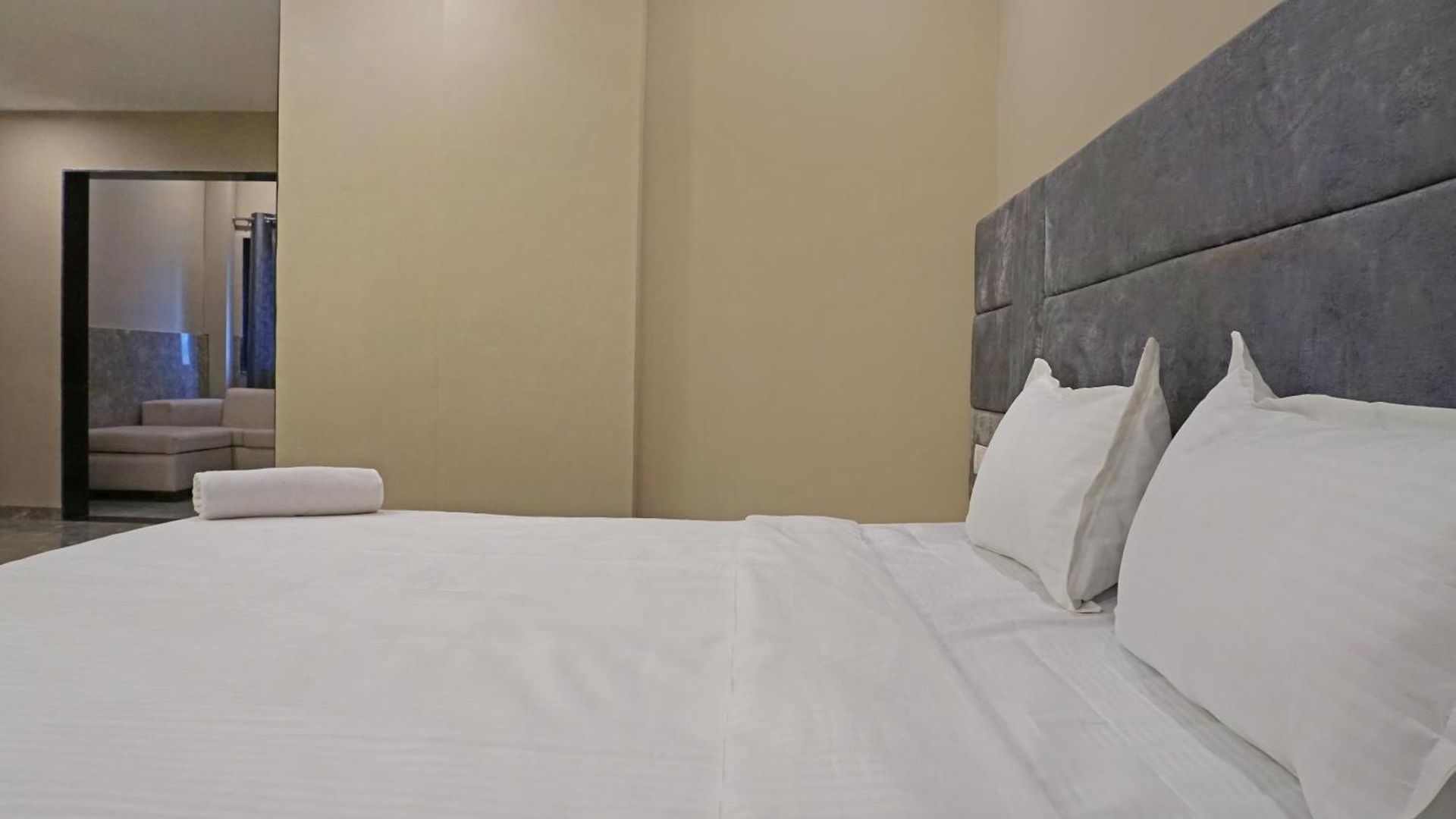 Nest Hotel *