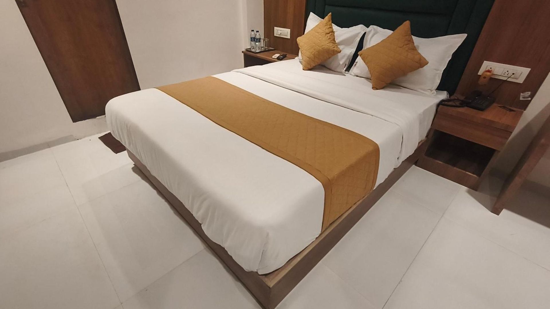 Hotel West Line Andheri Mumbai