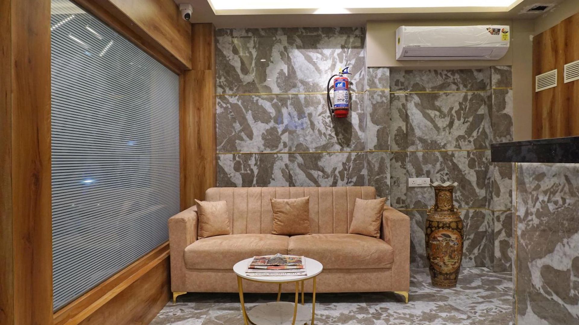 Hotel Nest *
