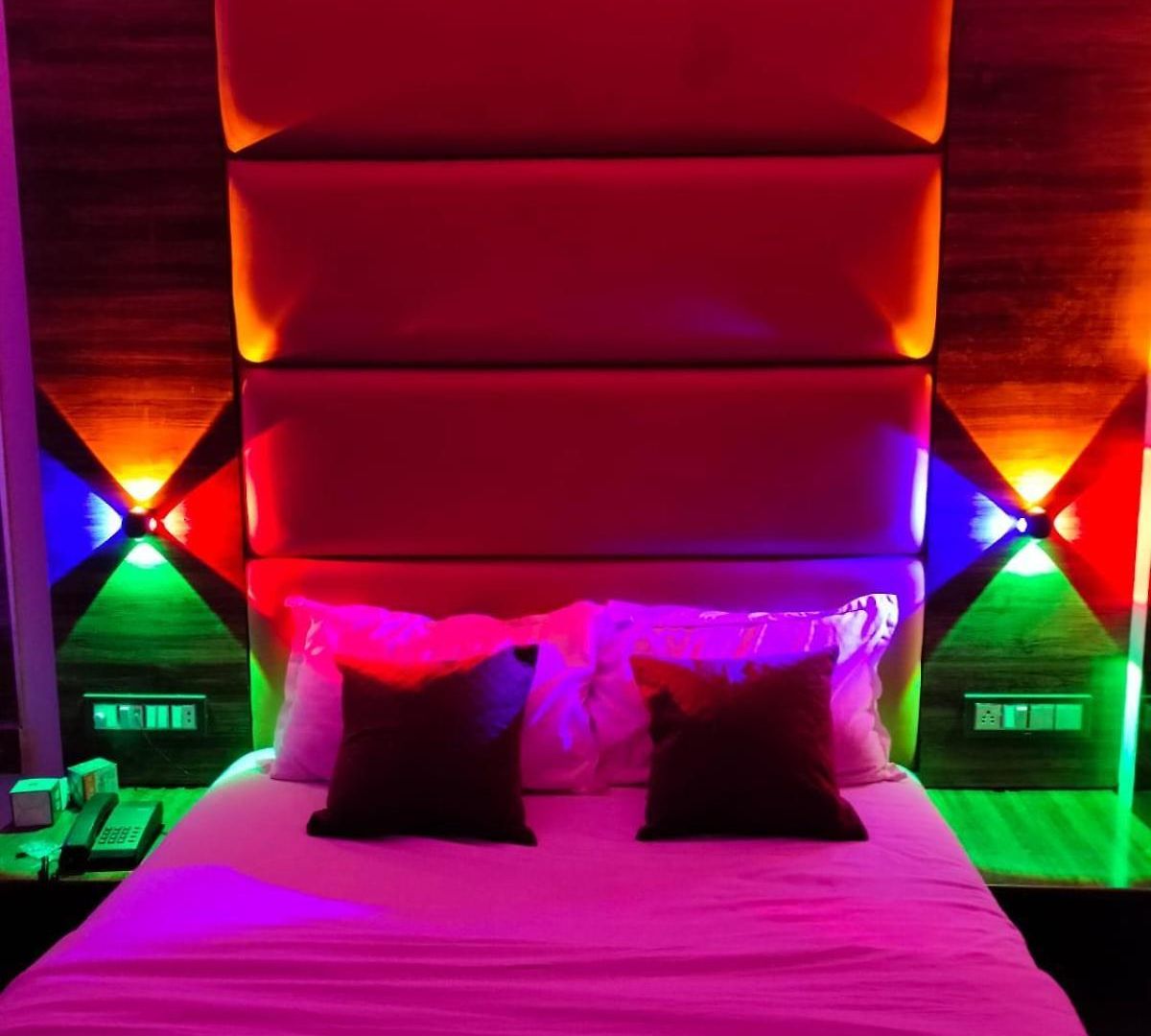 Hotel Blue Wellington - Near Airport Mumbai