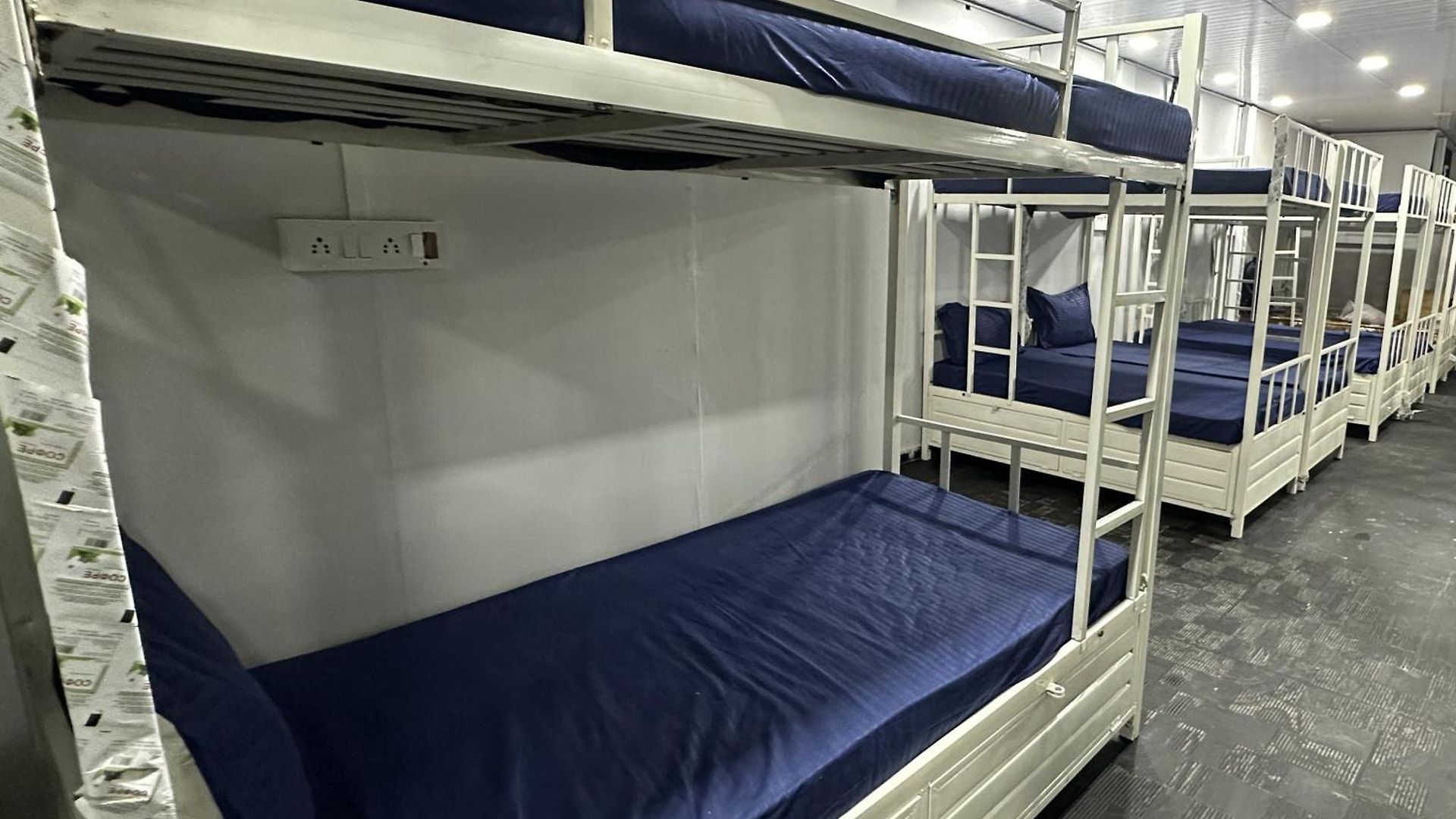 Hostel Zest 1054-andheri West *