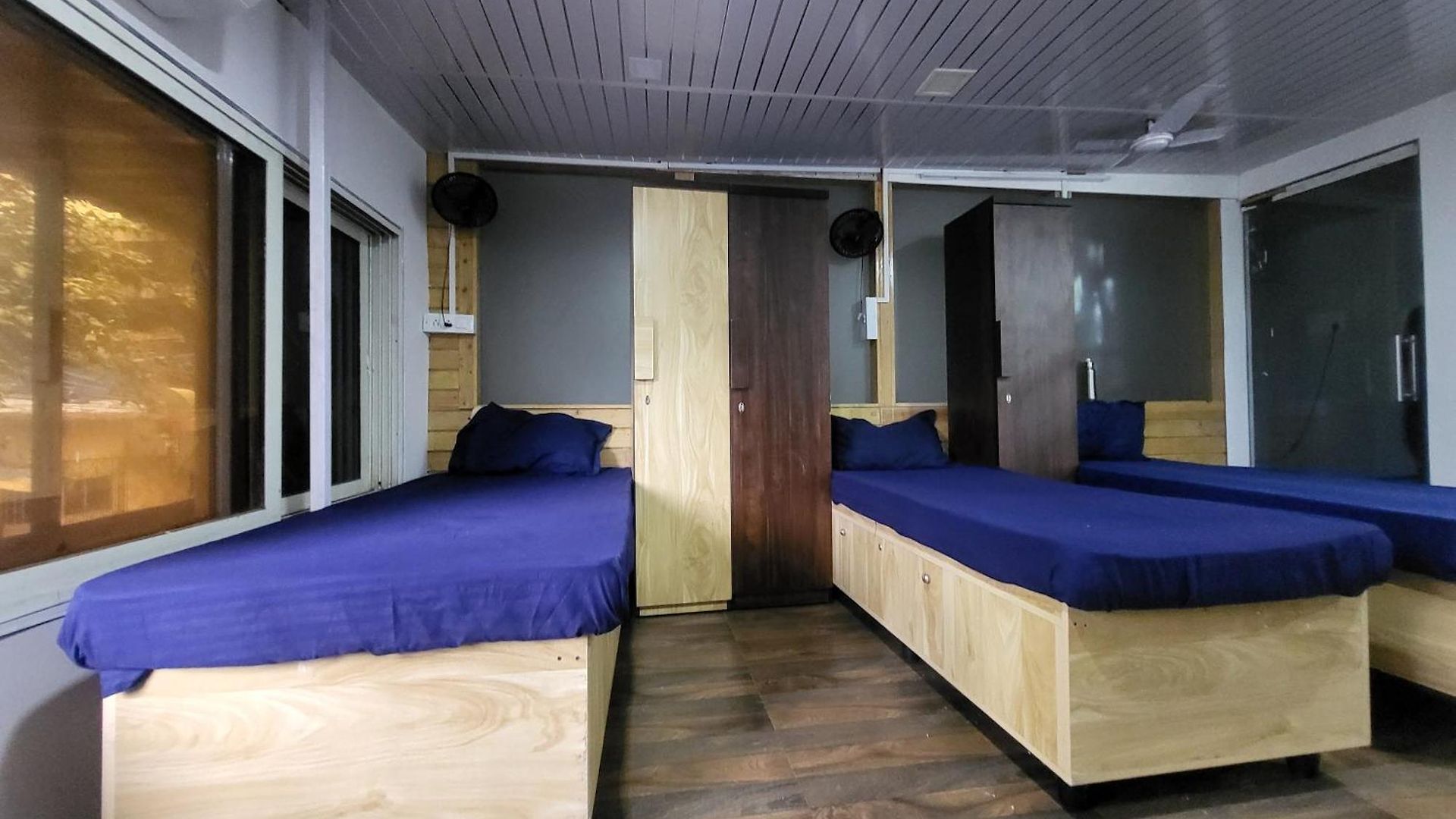 Hostel Zest 1054-andheri West Mumbai