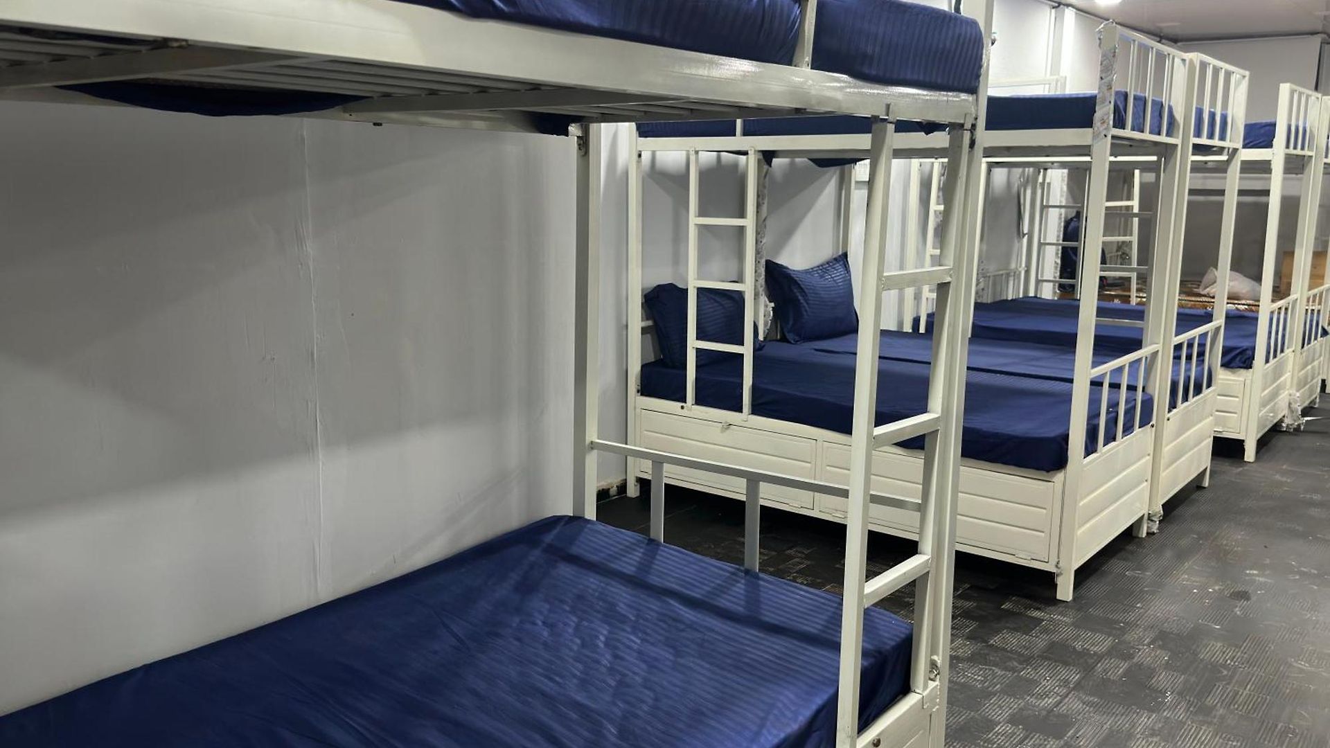 Zest 1054-andheri West Hostel
