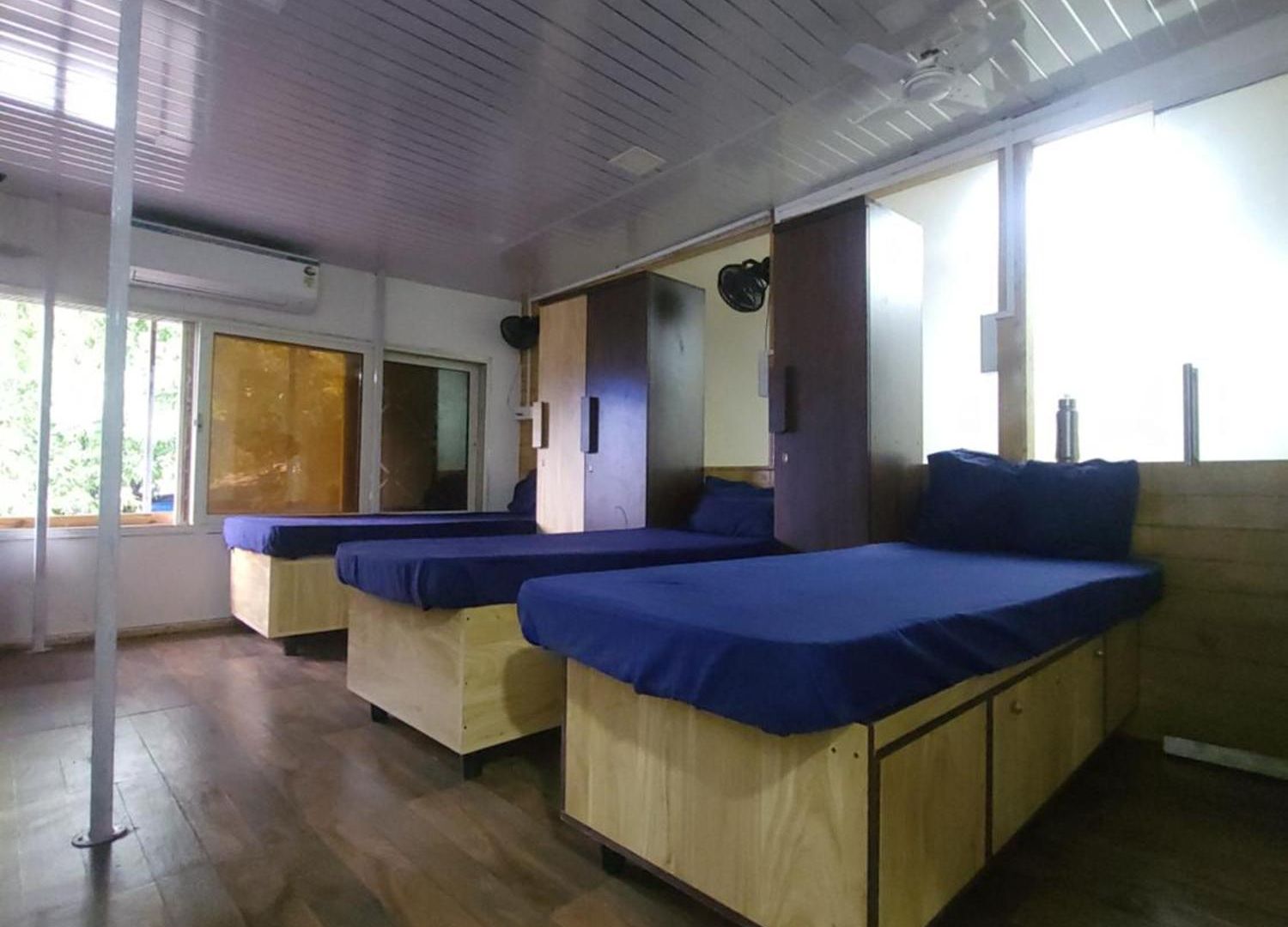Hostel Zest 1054-andheri West Mumbai