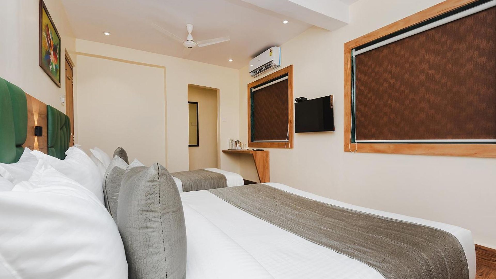 Airport Palace 3*