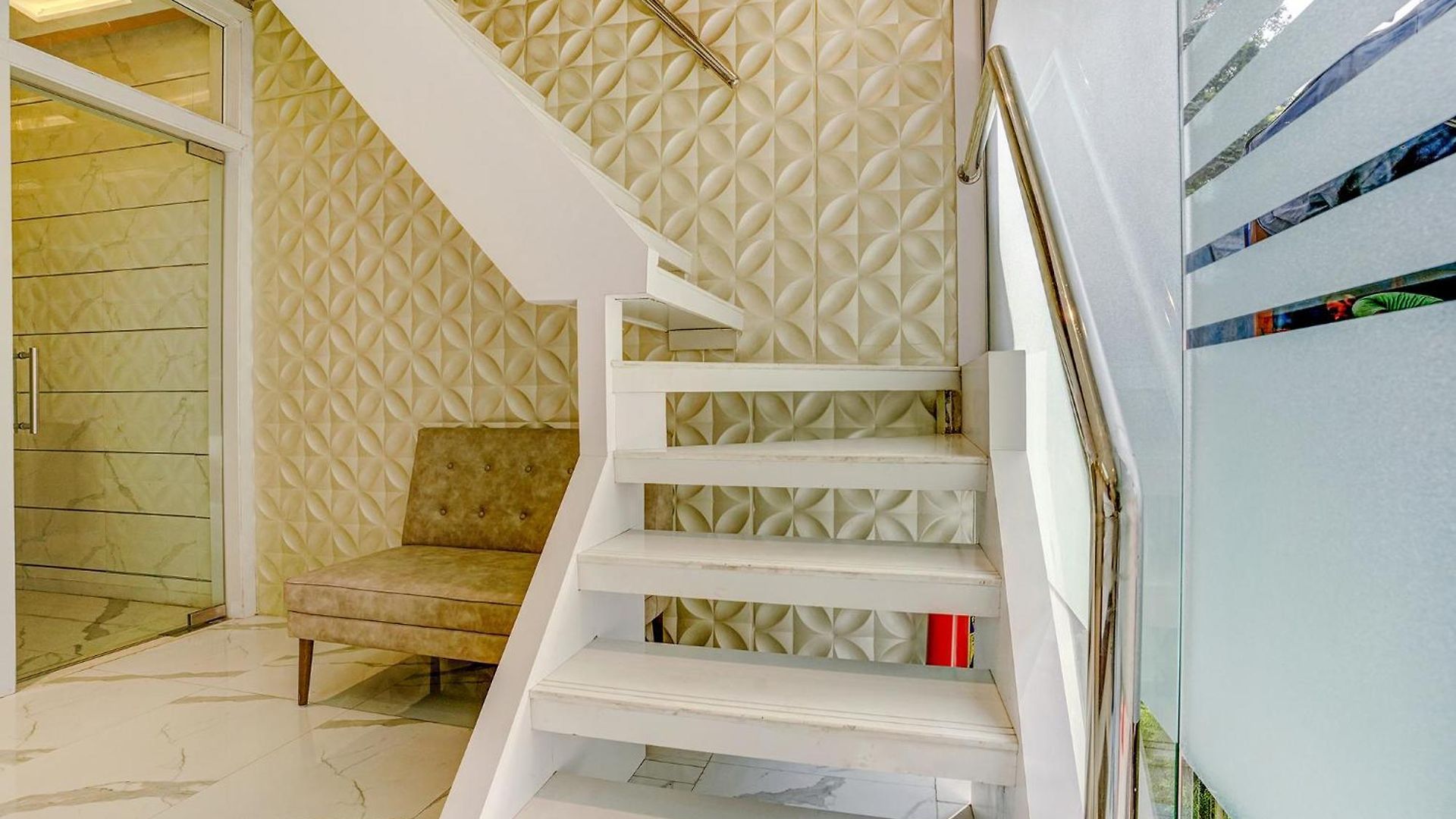 Via Ashoka Hotel 3*