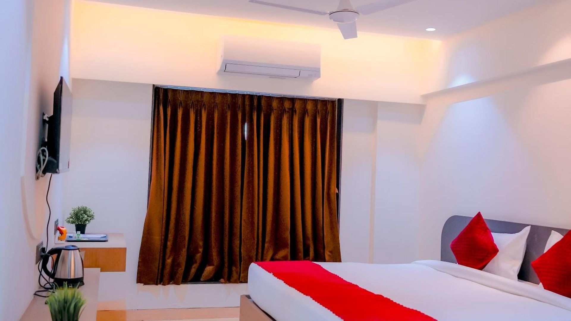 Hsquare Andheri West 3*