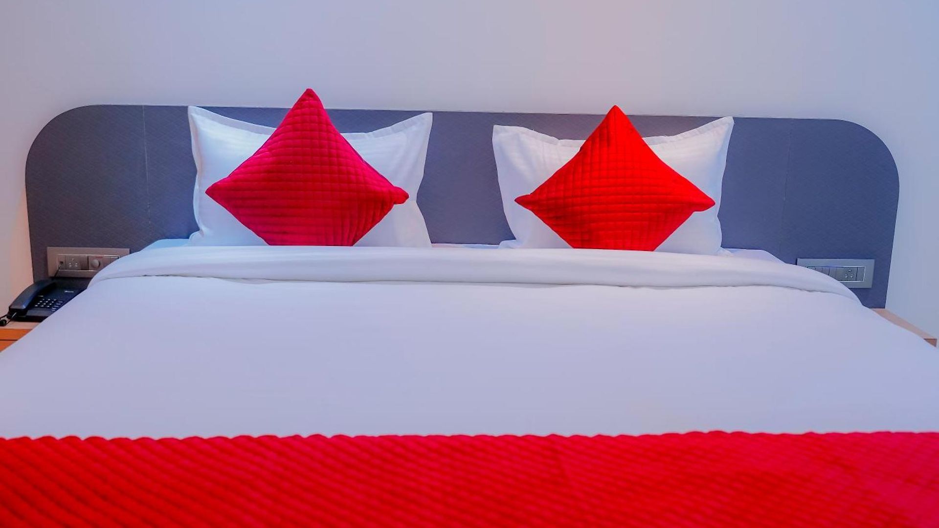 Hsquare Andheri West Hotel 3*